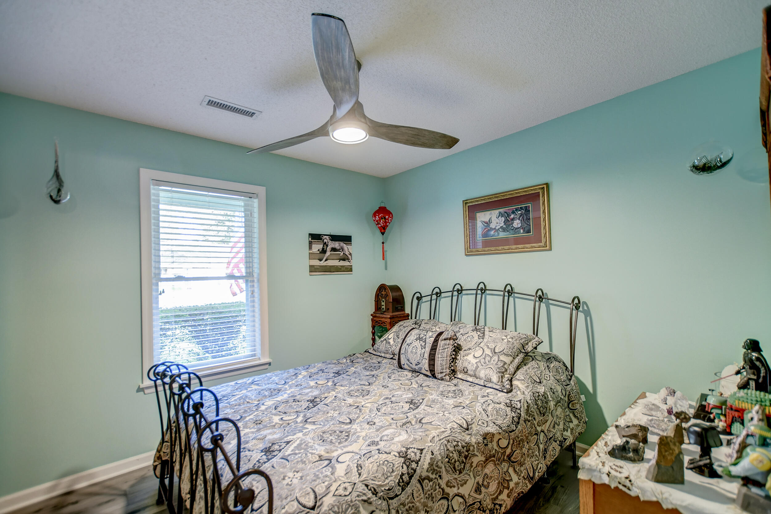 1527 Kentwood Circle