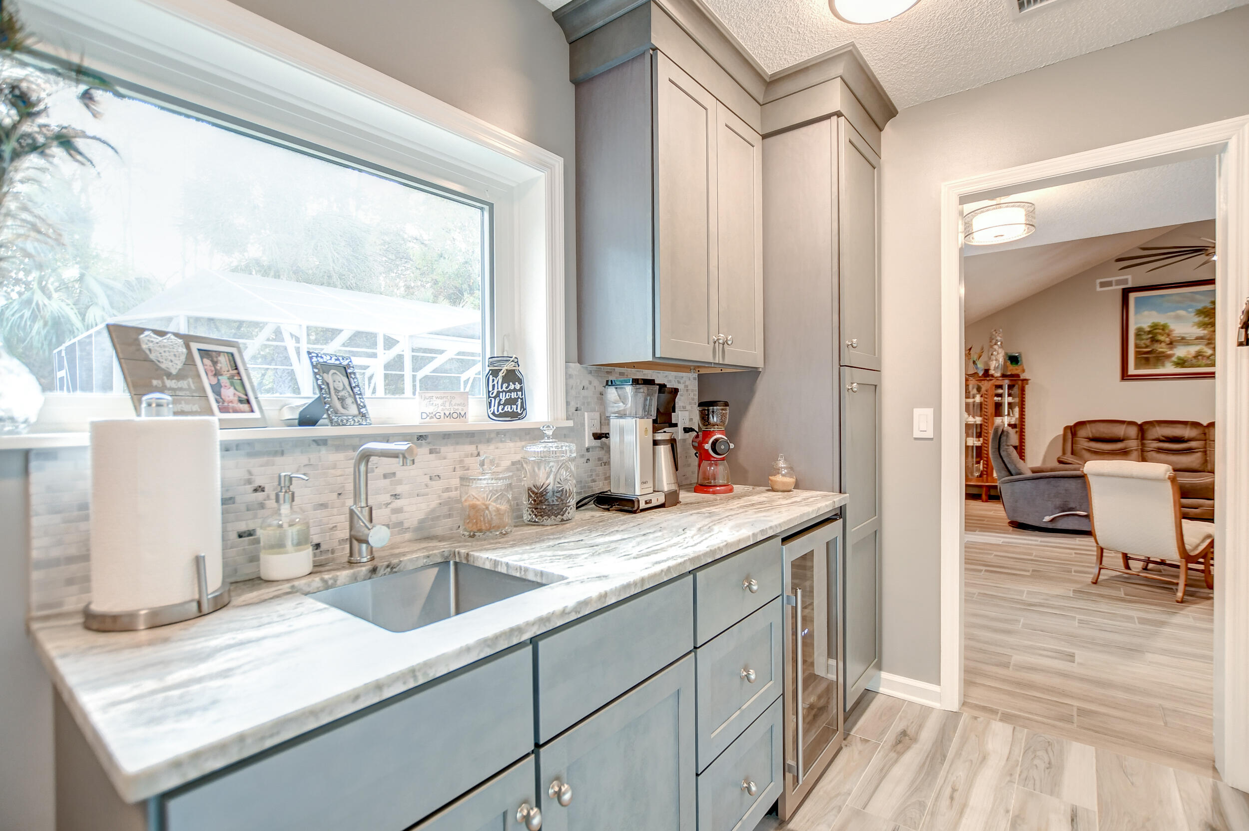 1527 Kentwood Circle