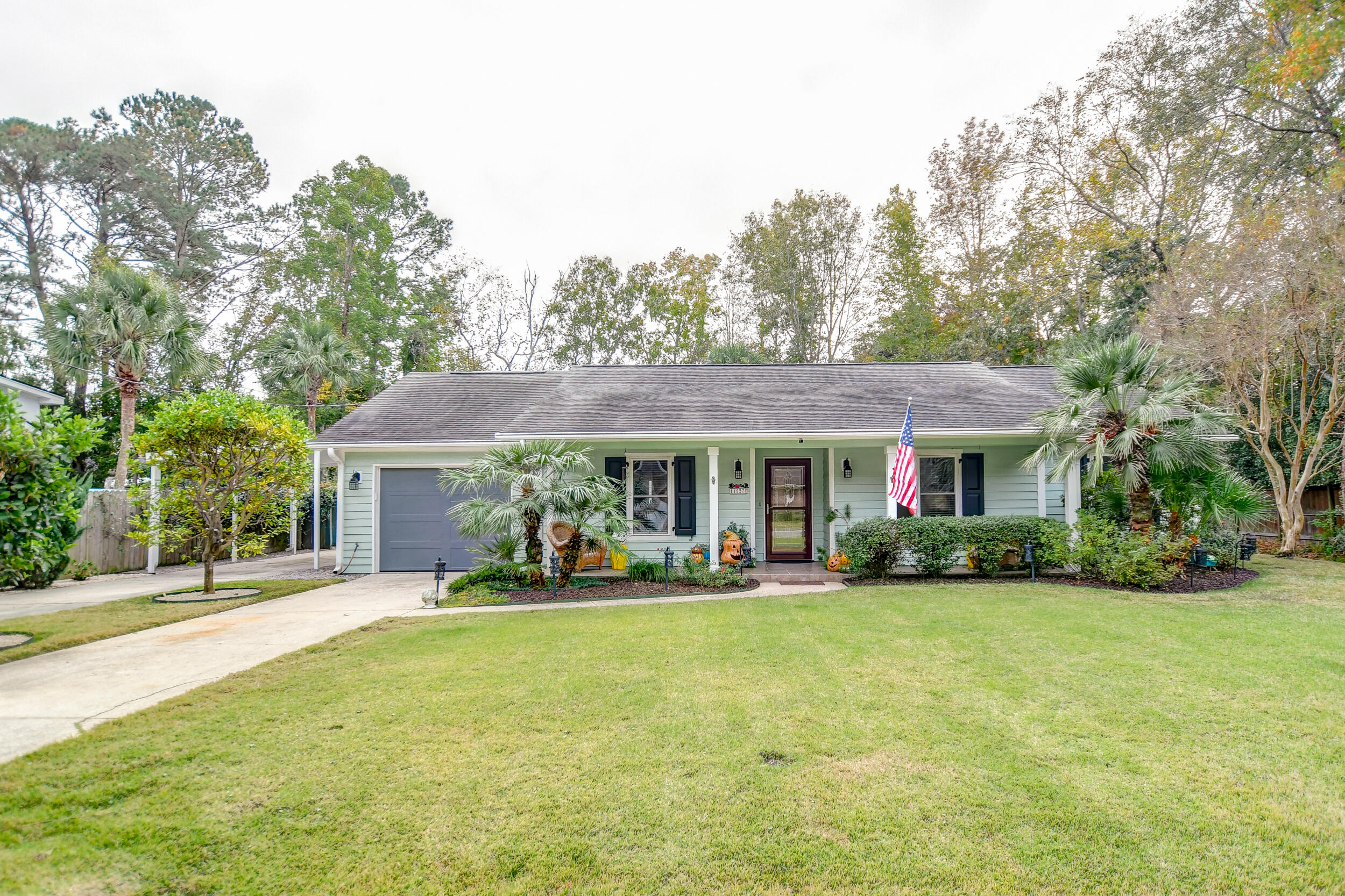 1527 Kentwood Circle