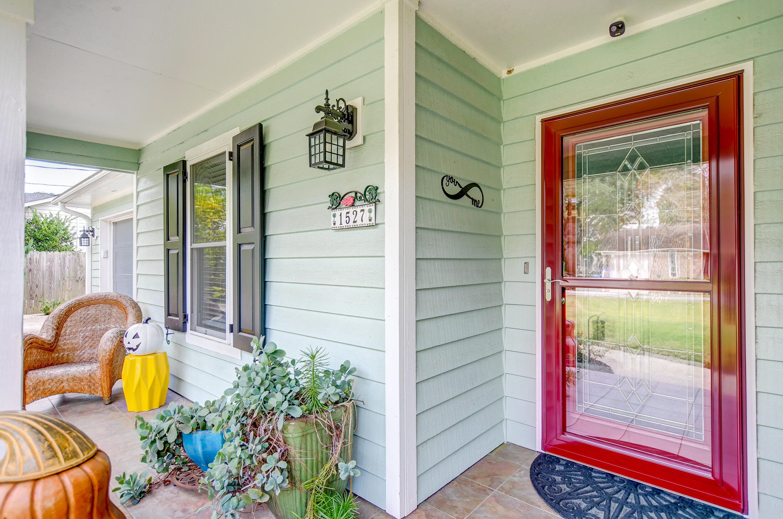 1527 Kentwood Circle