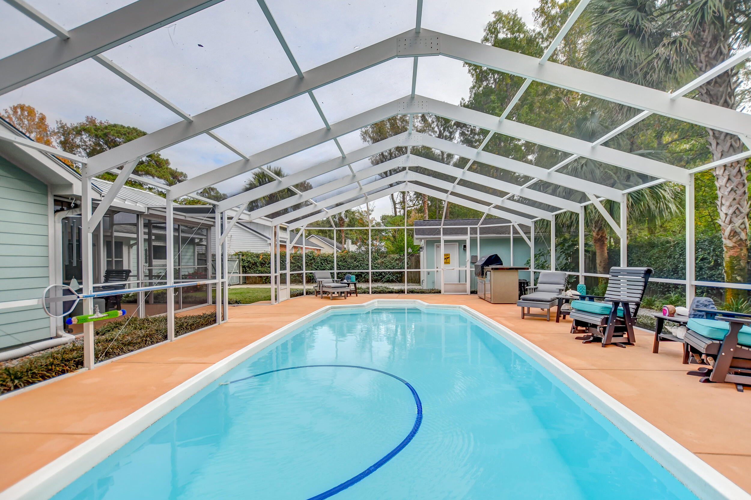 1527 Kentwood Circle