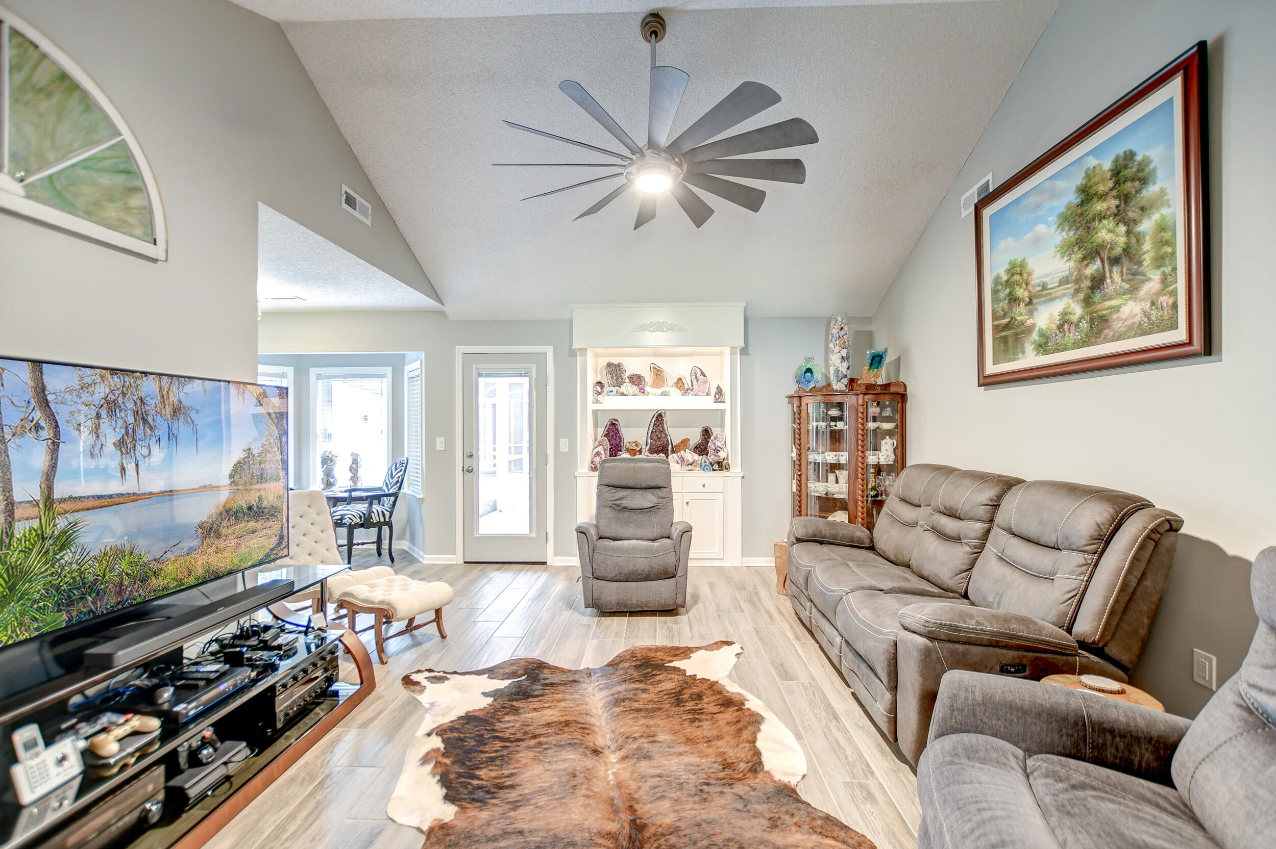 1527 Kentwood Circle