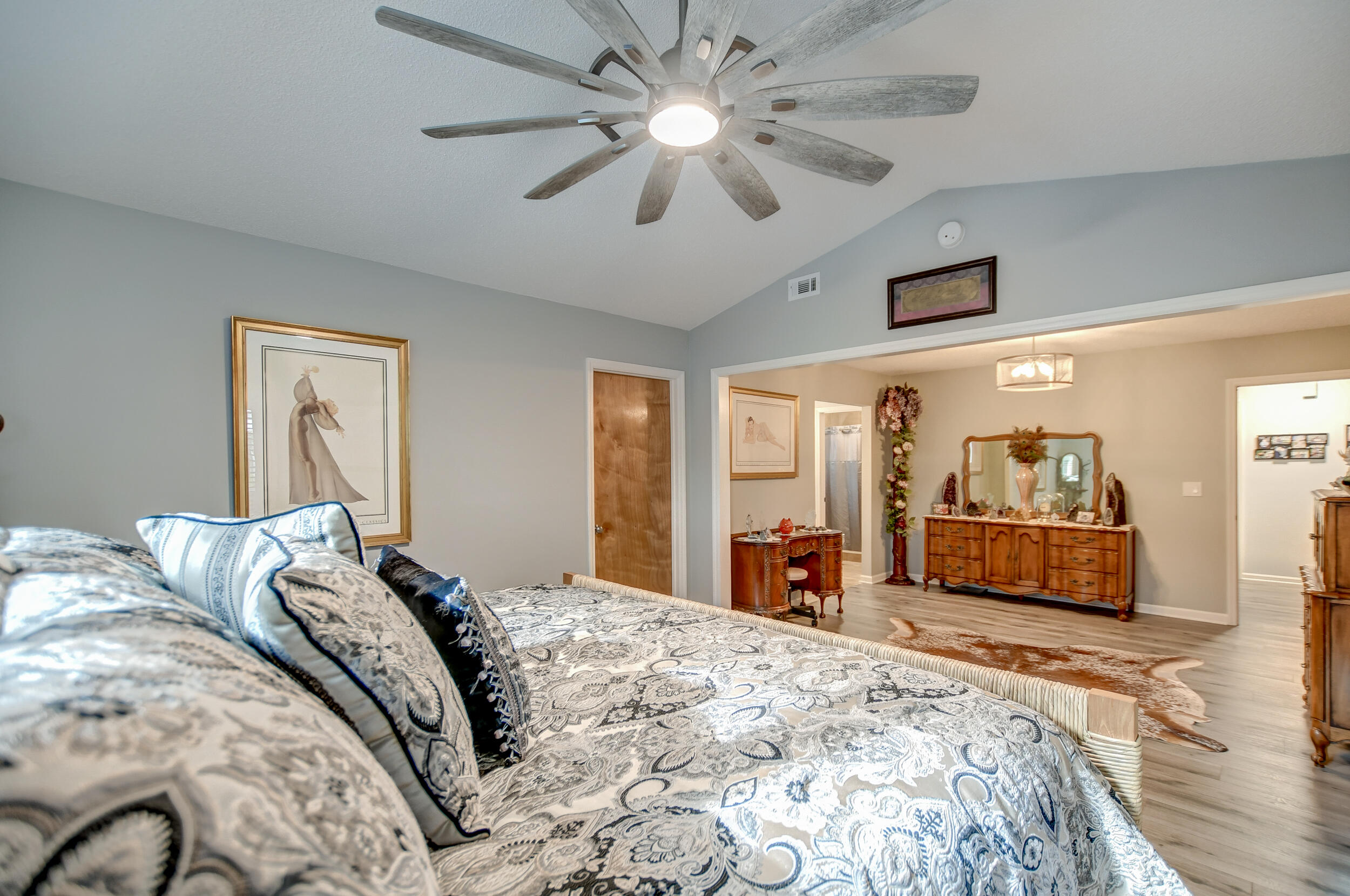 1527 Kentwood Circle