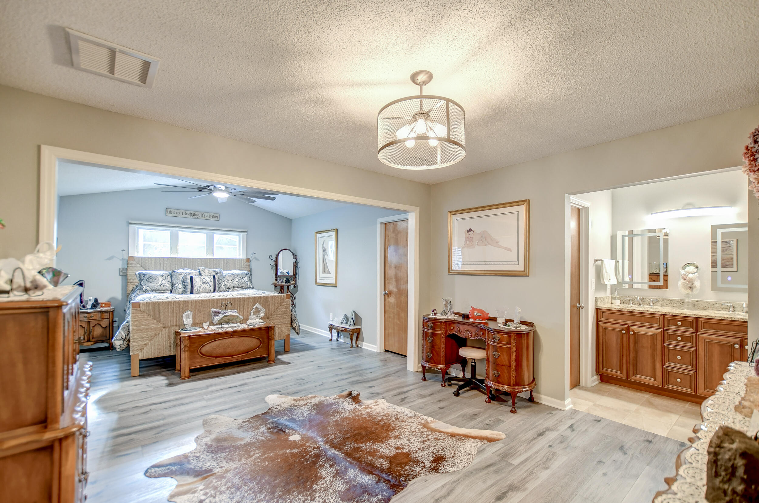 1527 Kentwood Circle