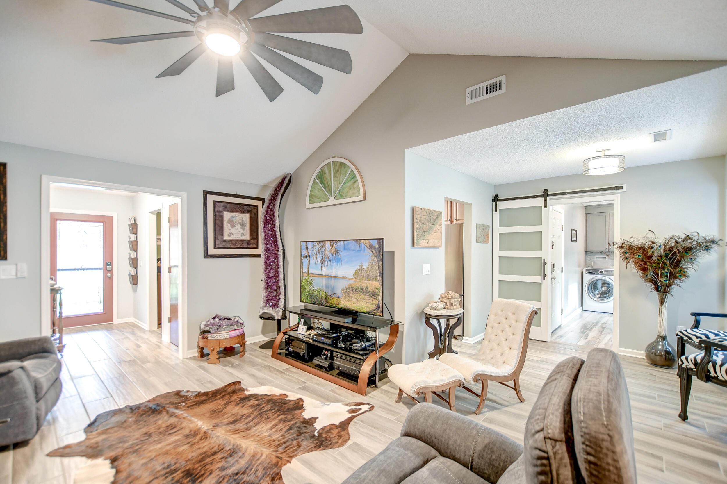 1527 Kentwood Circle