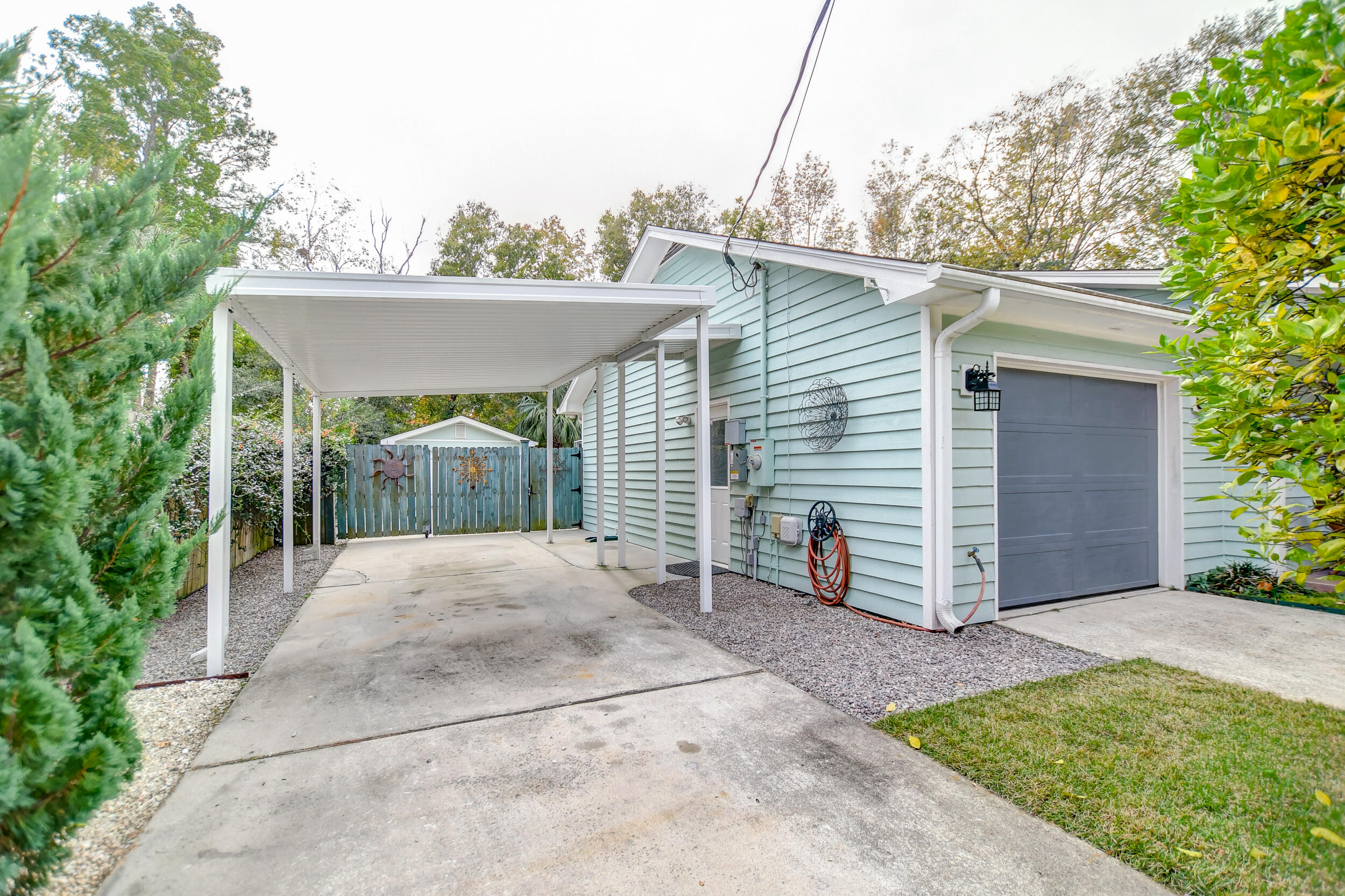 1527 Kentwood Circle