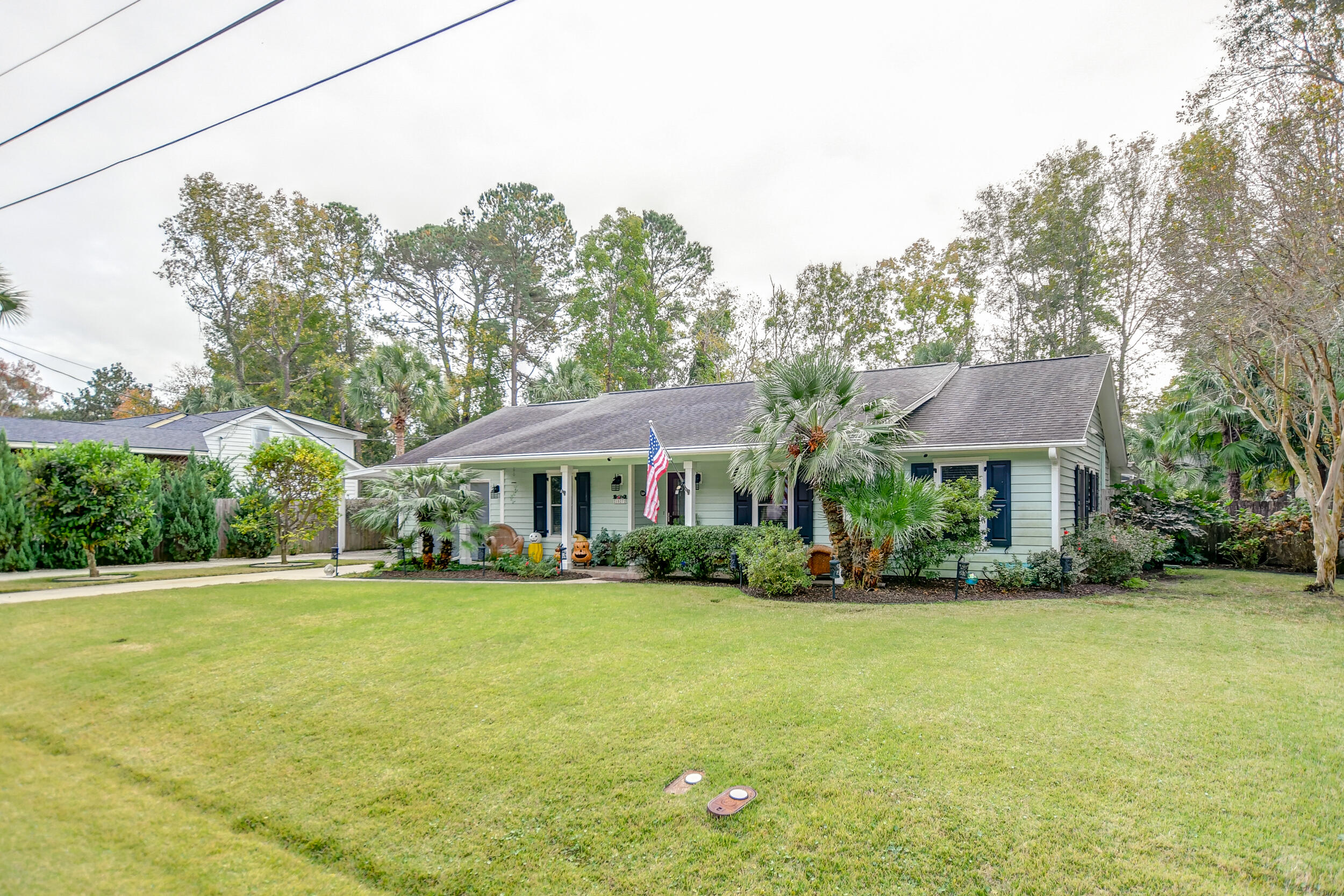 1527 Kentwood Circle