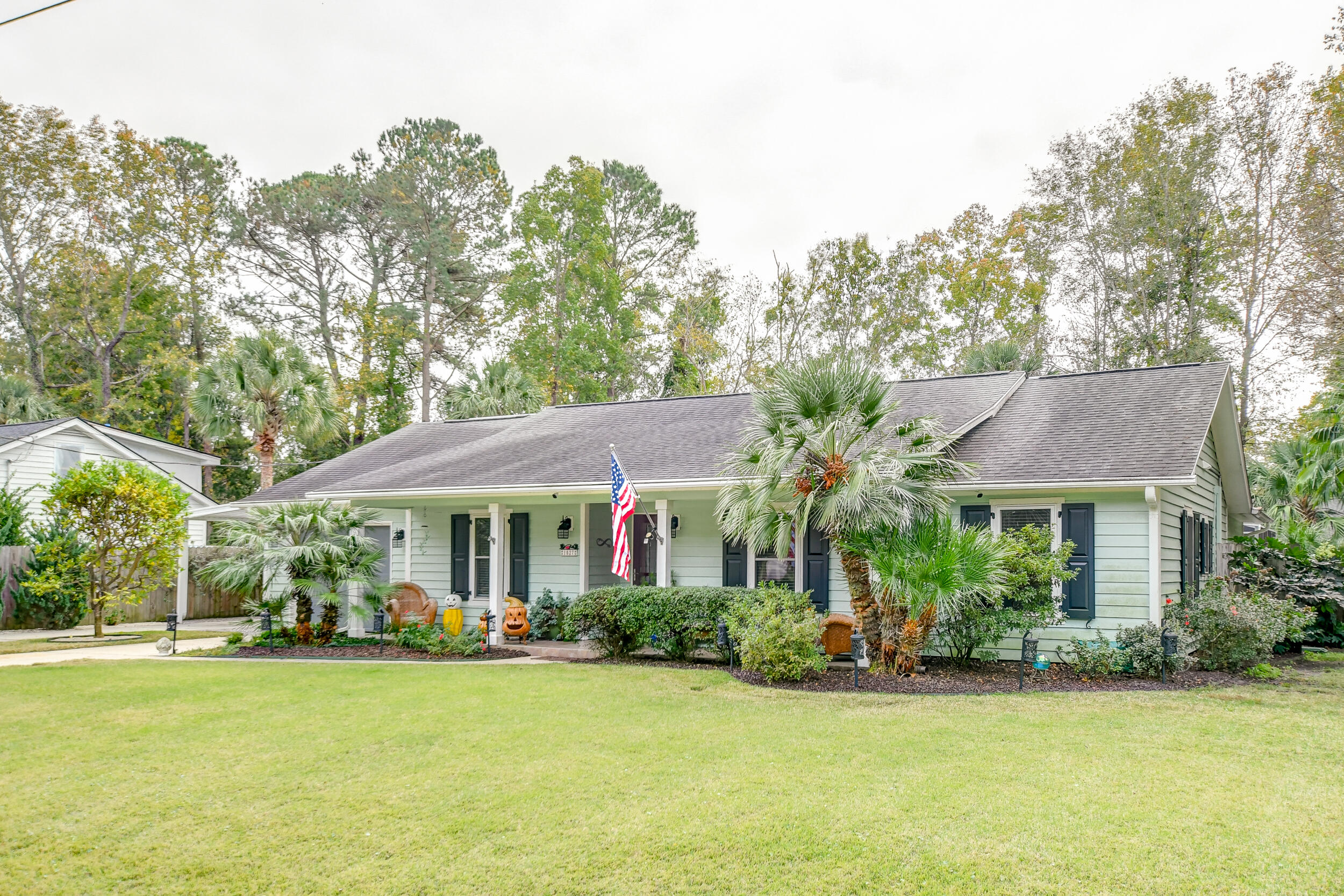1527 Kentwood Circle