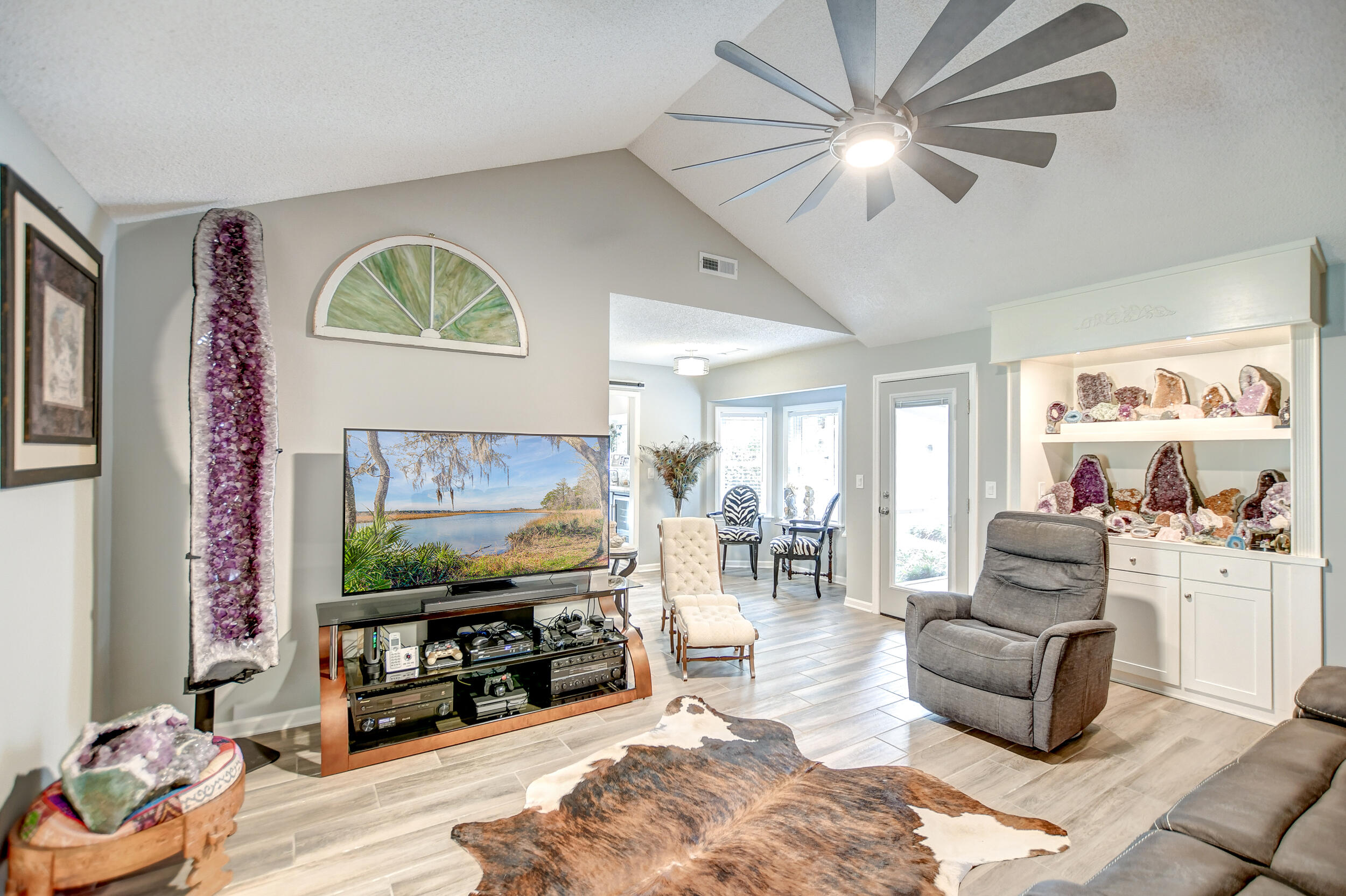 1527 Kentwood Circle