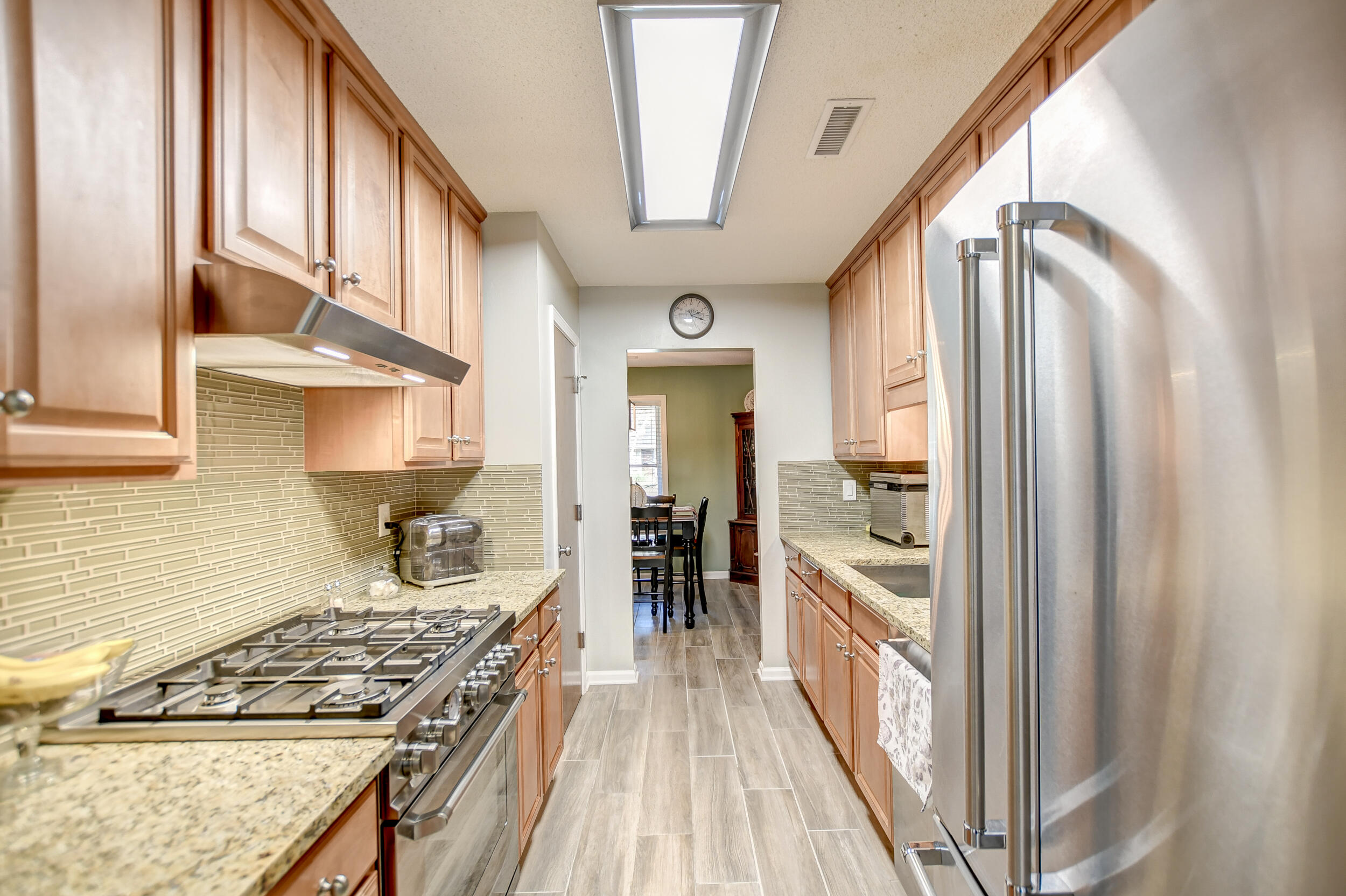 1527 Kentwood Circle