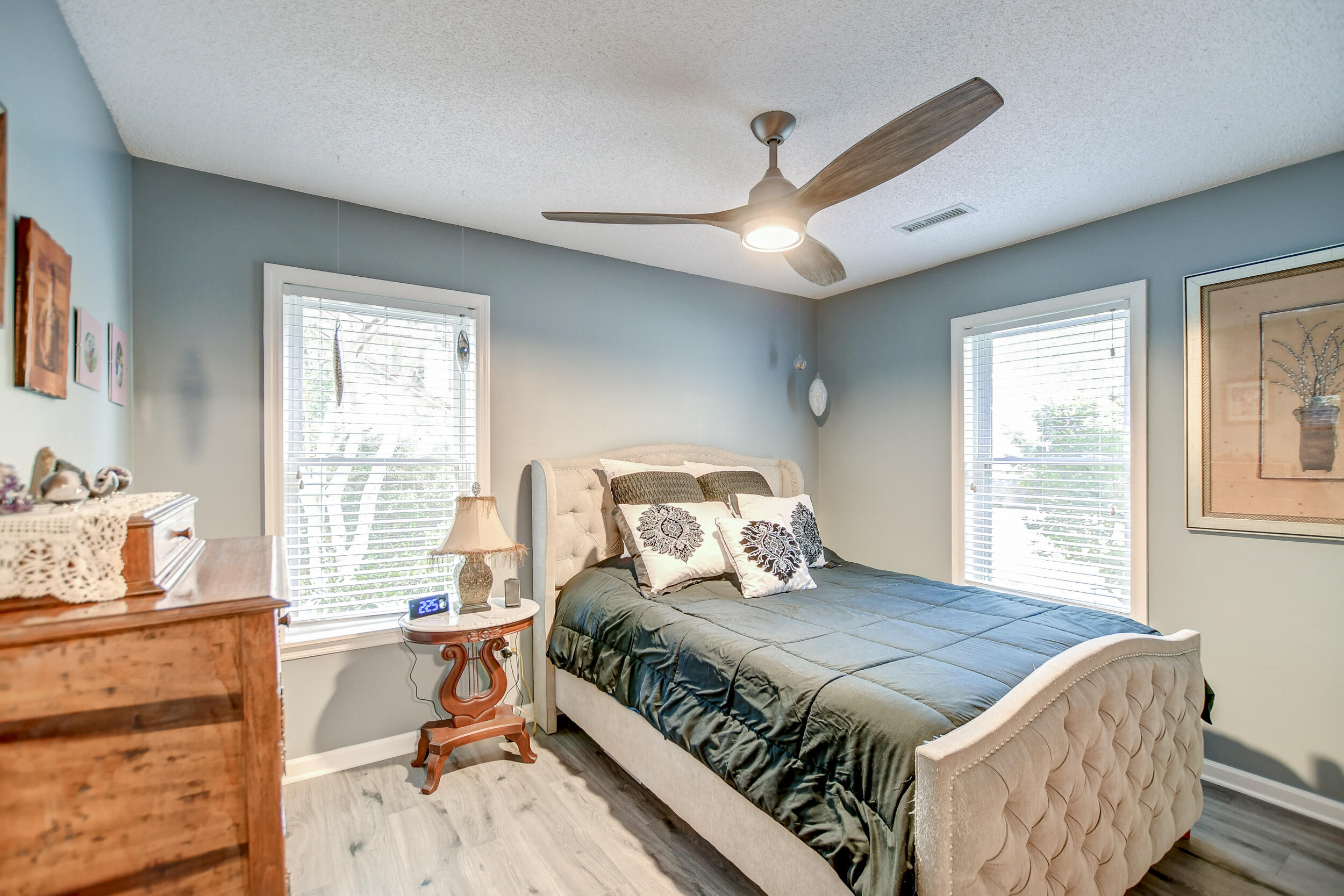 1527 Kentwood Circle