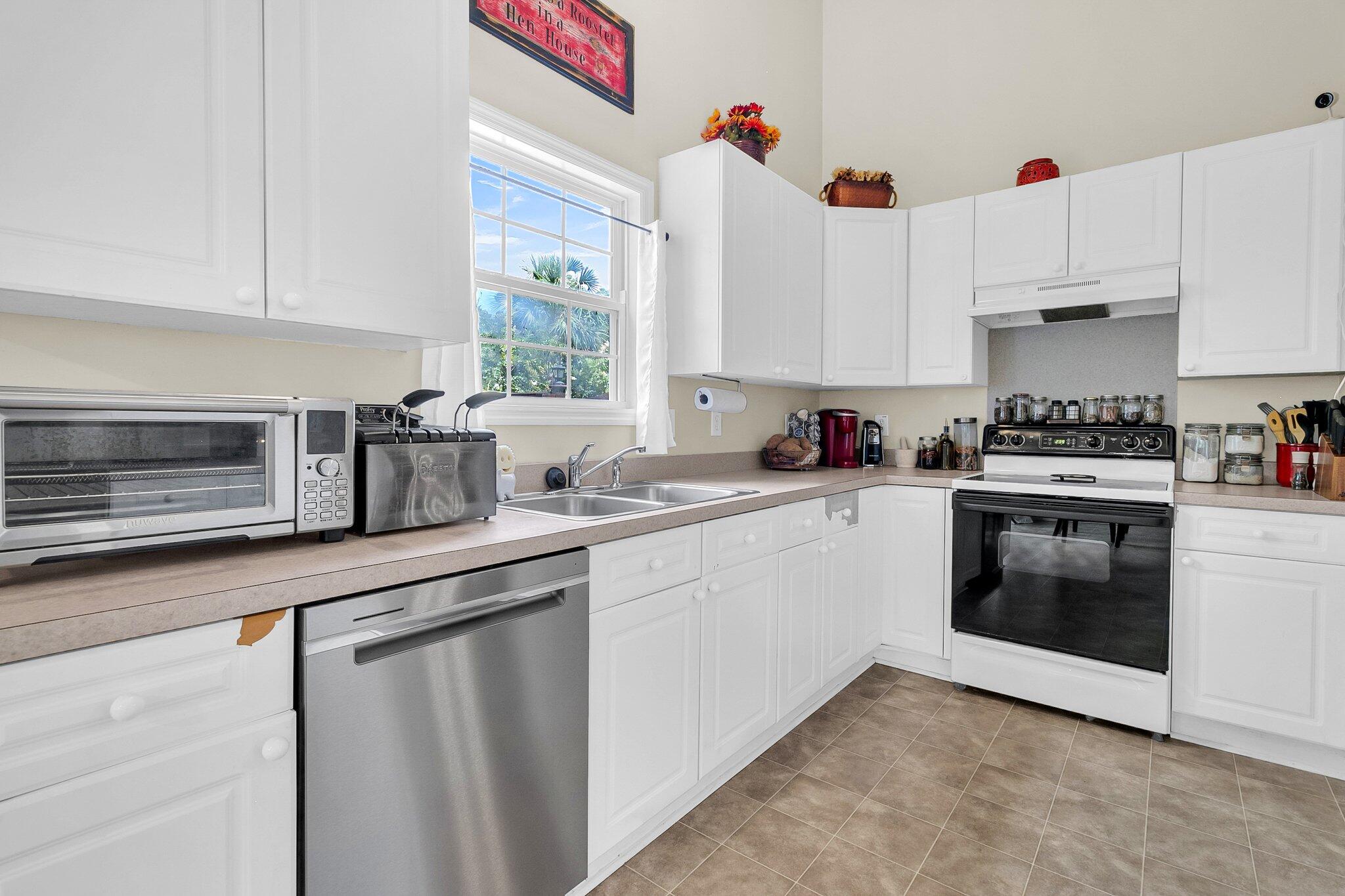 8176 Governors Walk
