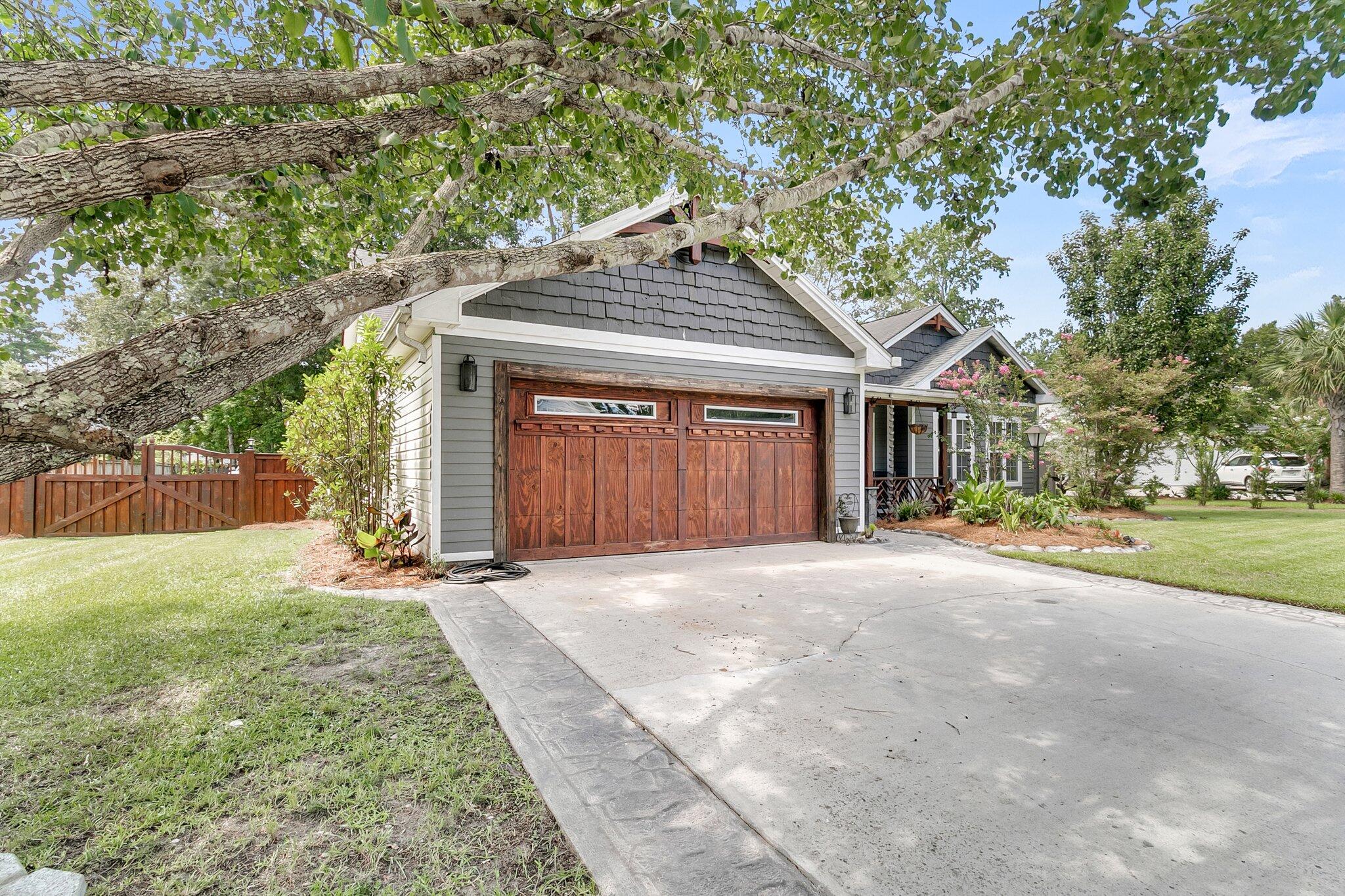 8176 Governors Walk