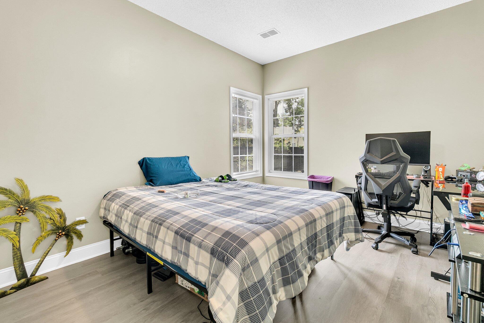 8176 Governors Walk