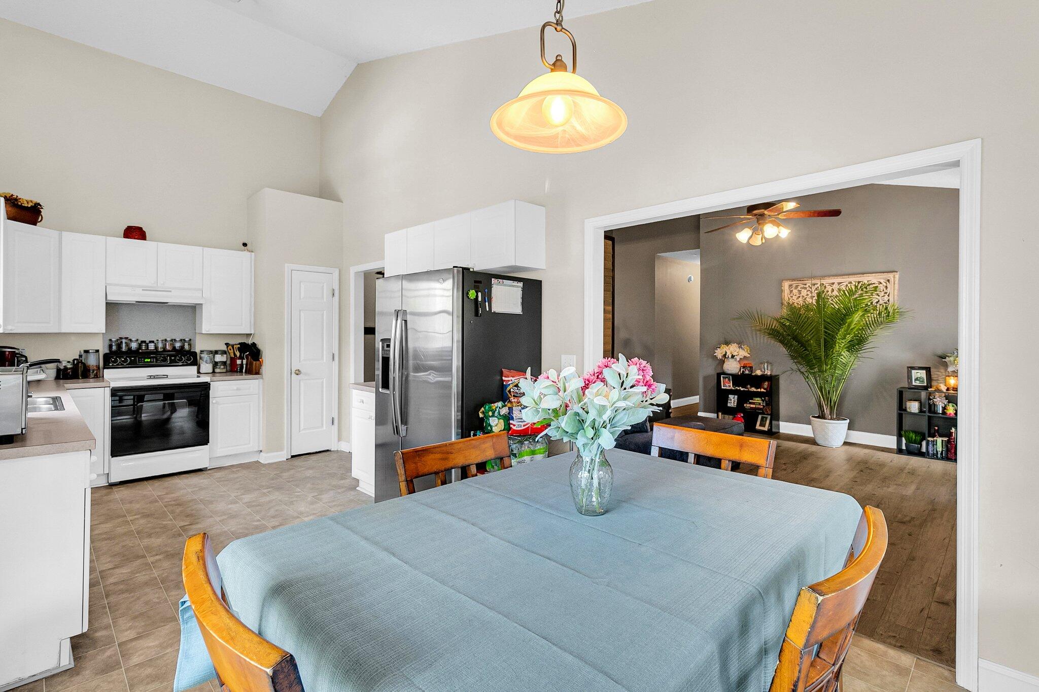 8176 Governors Walk
