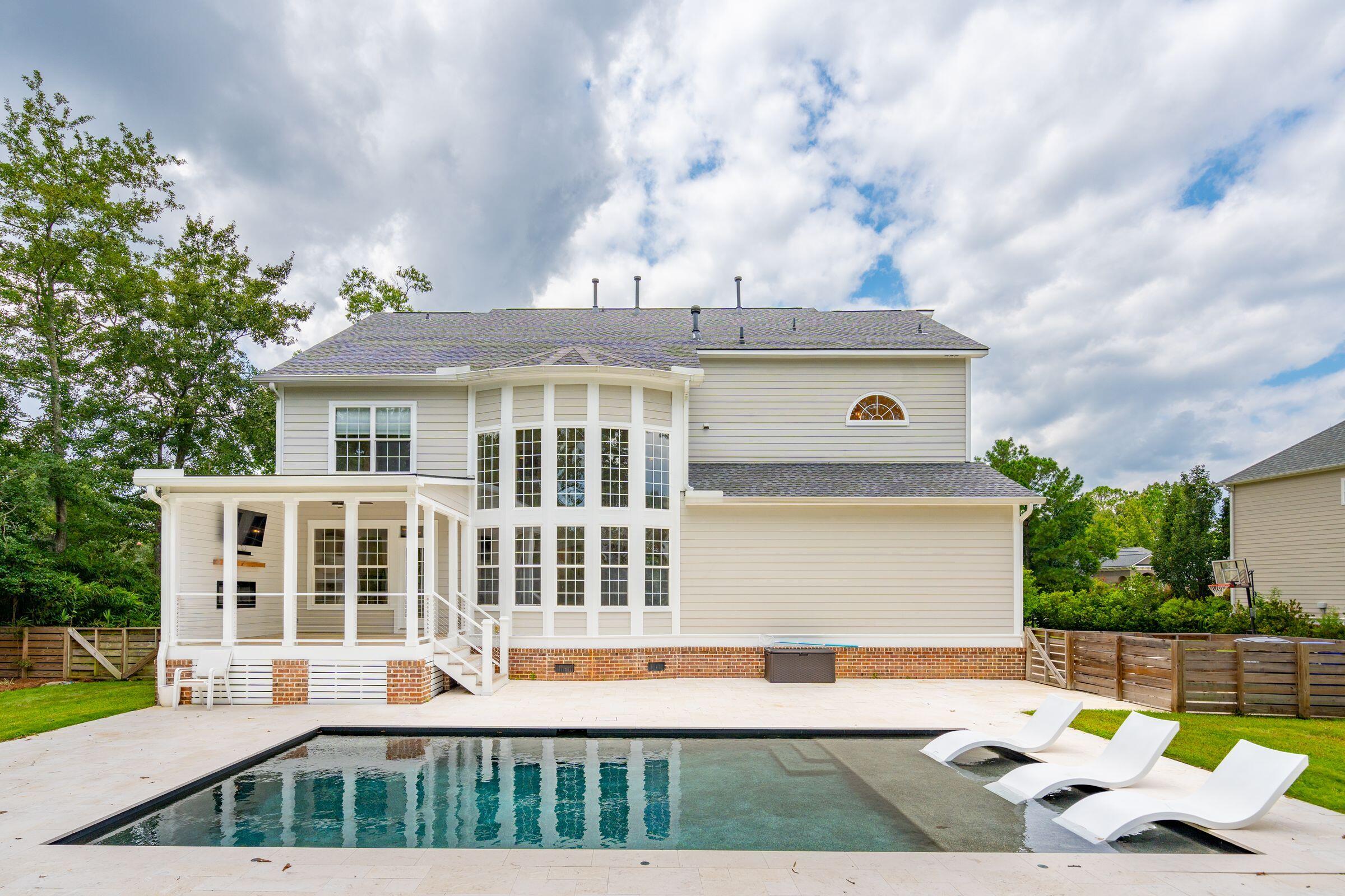 2818 Oak Manor Drive