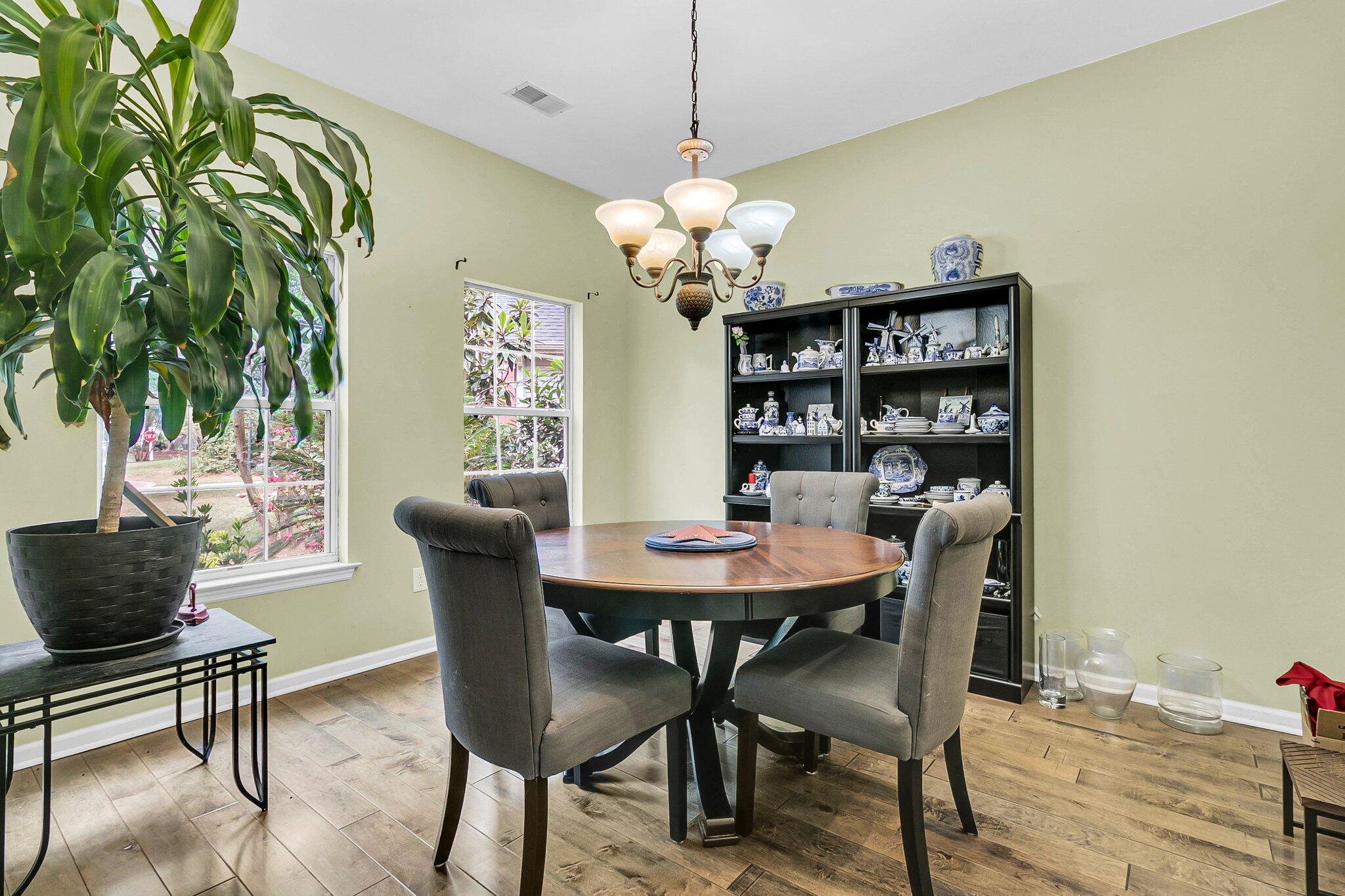 305 Oleander Way
