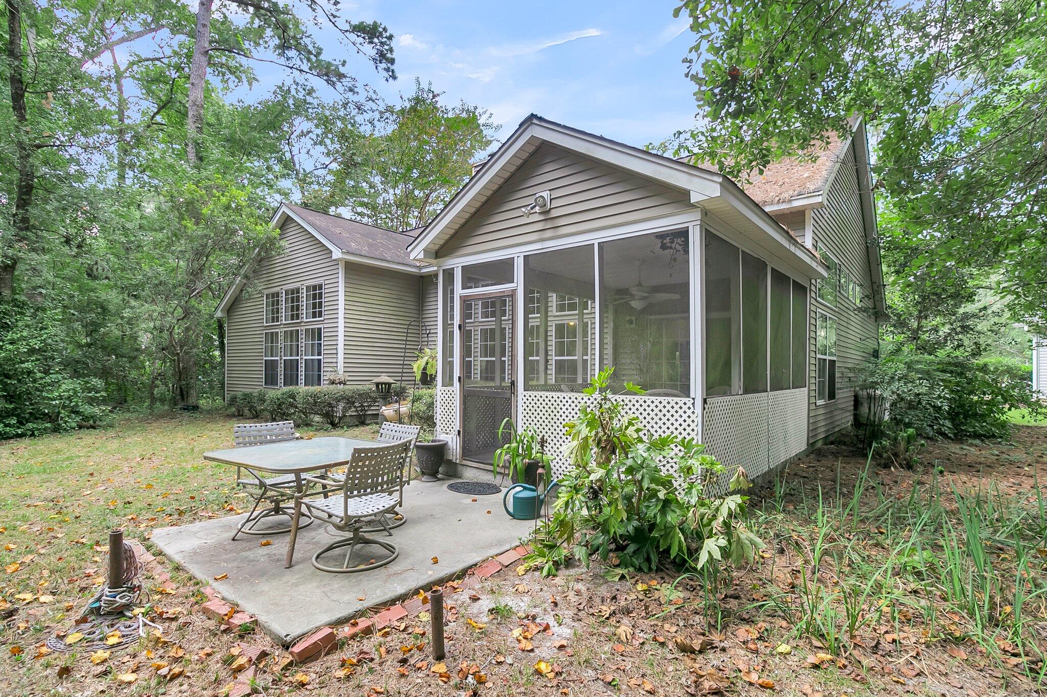 305 Oleander Way