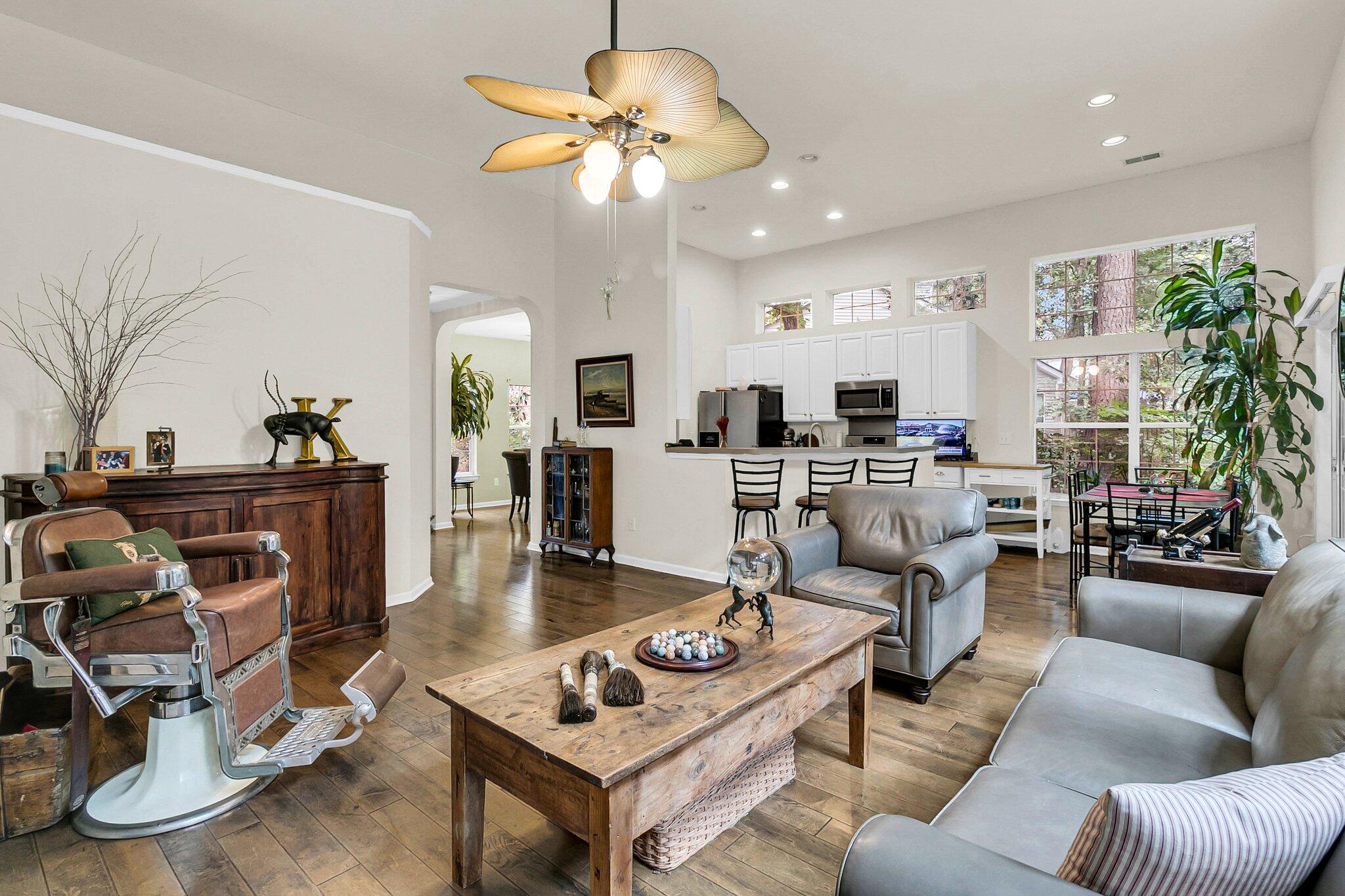 305 Oleander Way