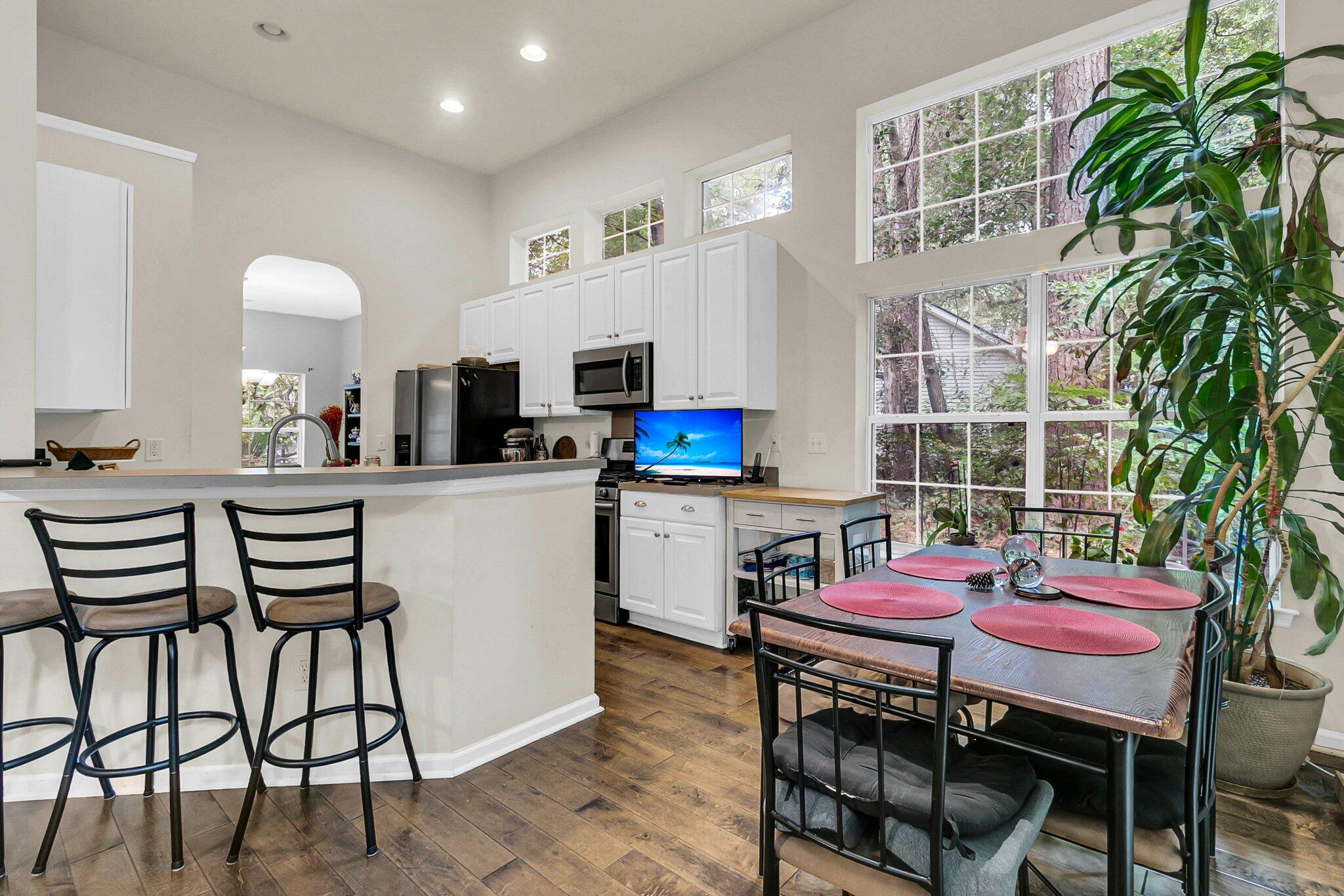 305 Oleander Way