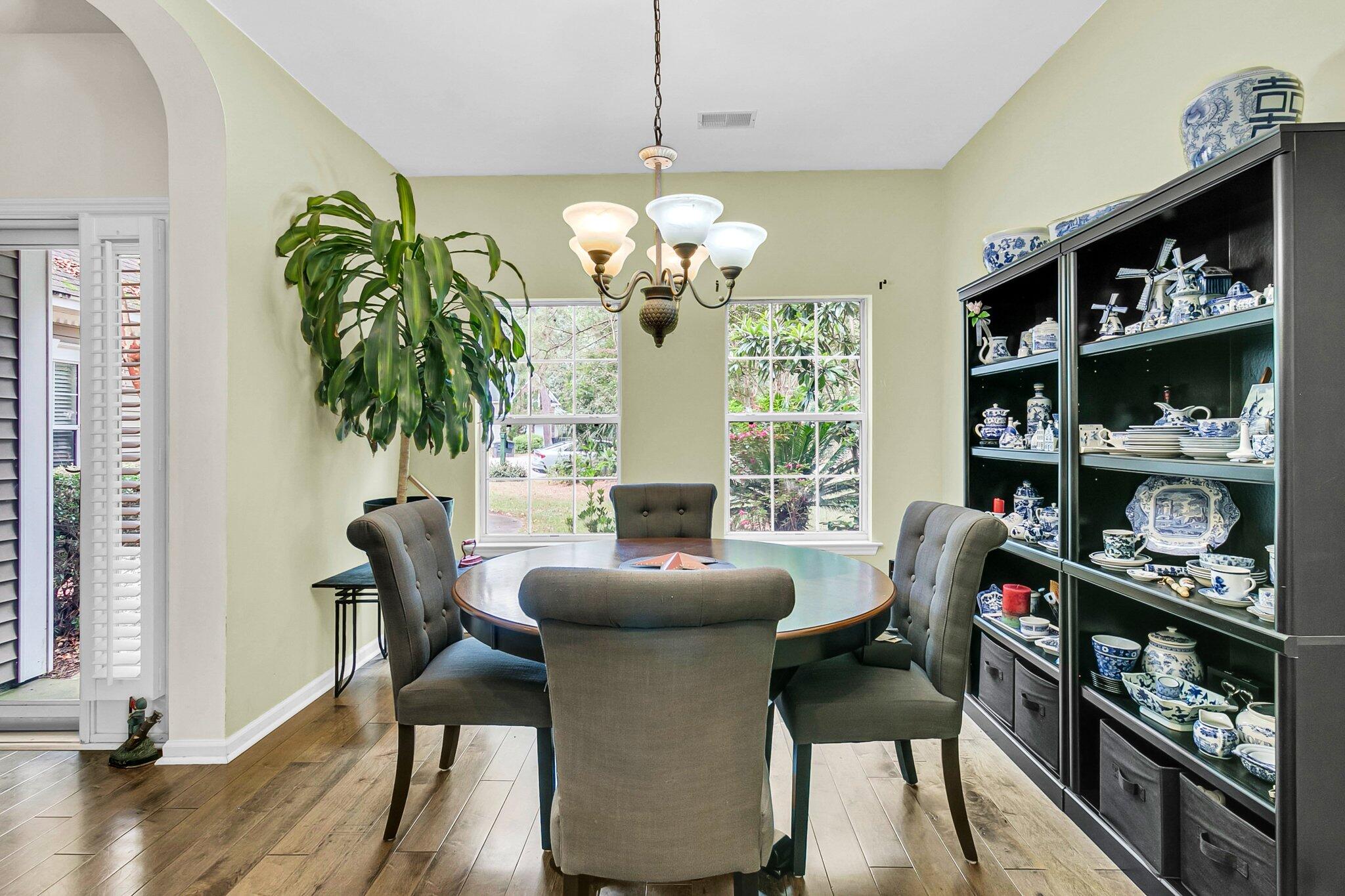 305 Oleander Way