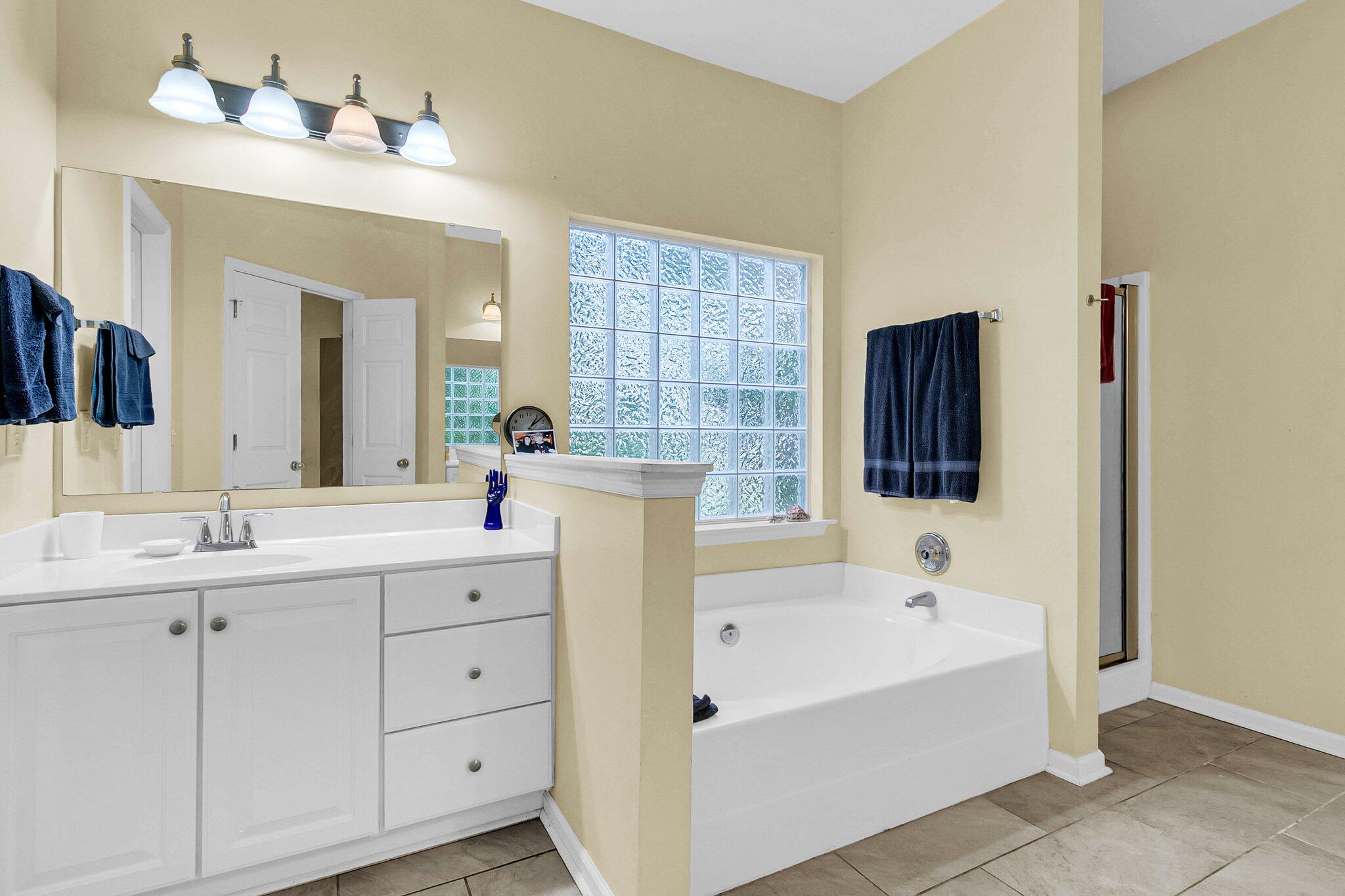 305 Oleander Way