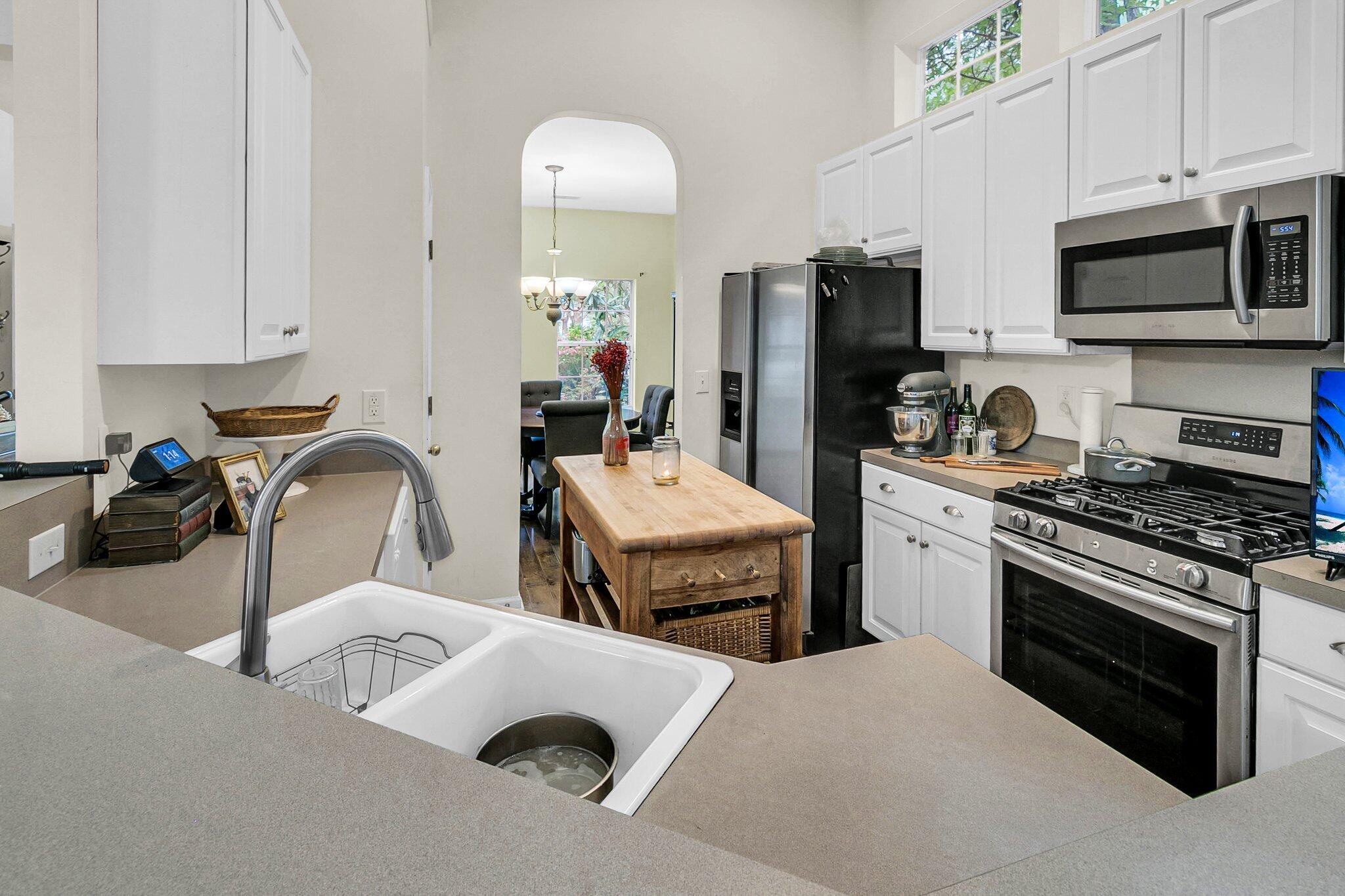 305 Oleander Way