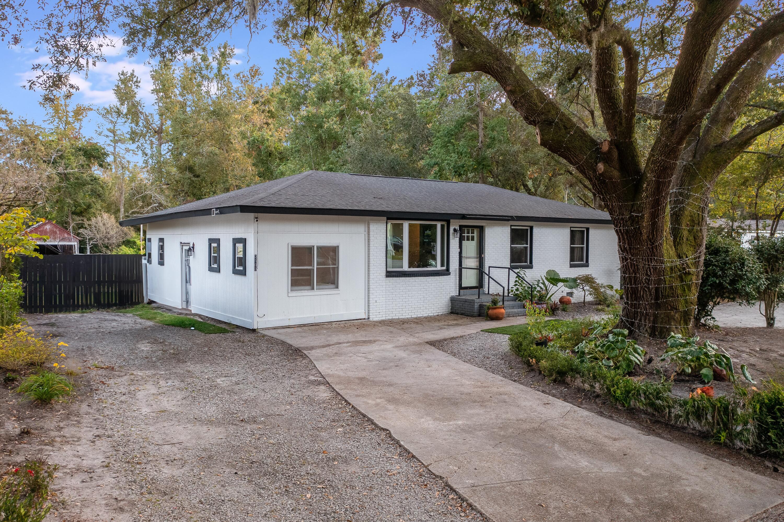 2503 S Hwy 17A