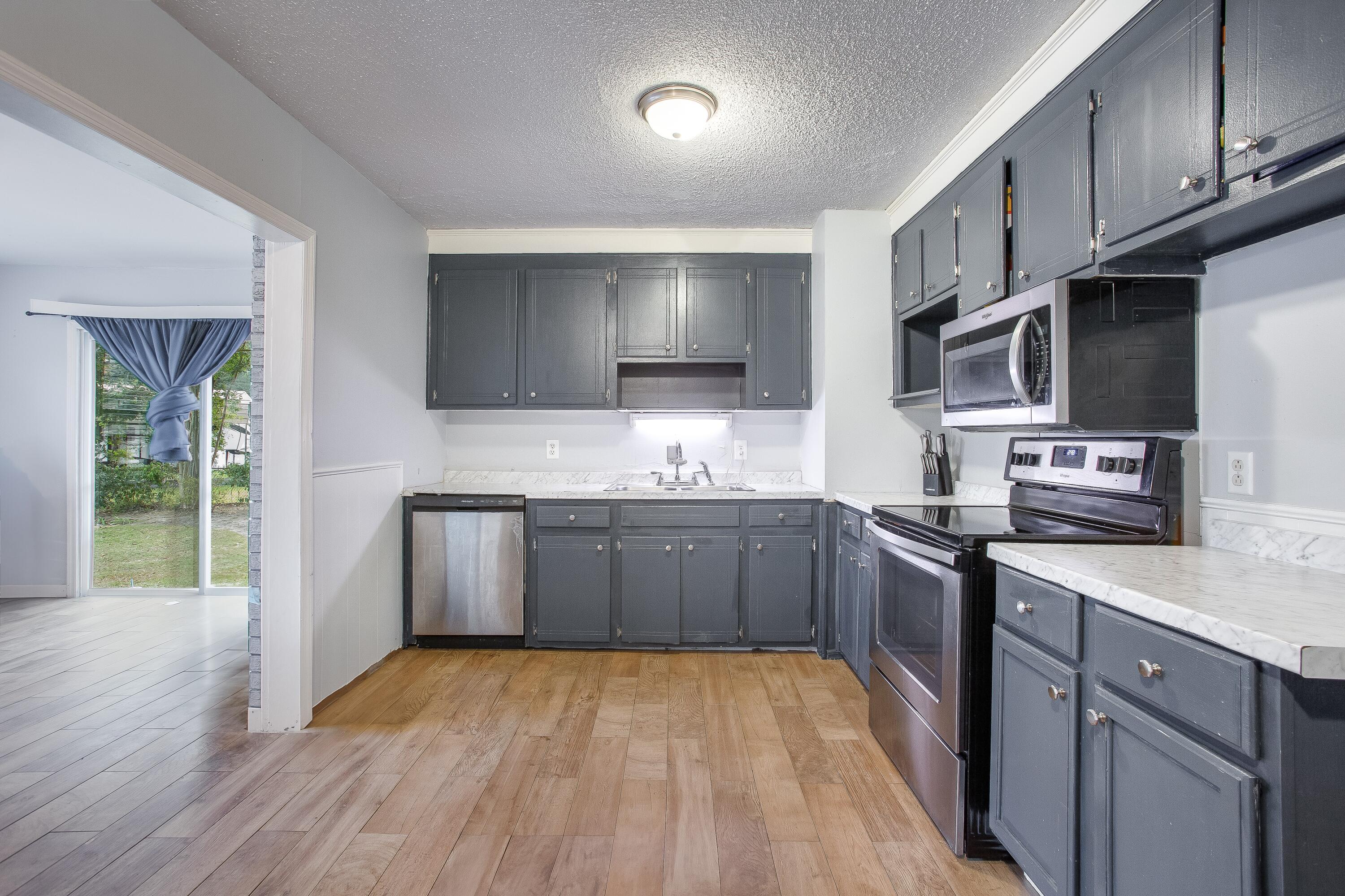 2503 S Hwy 17A