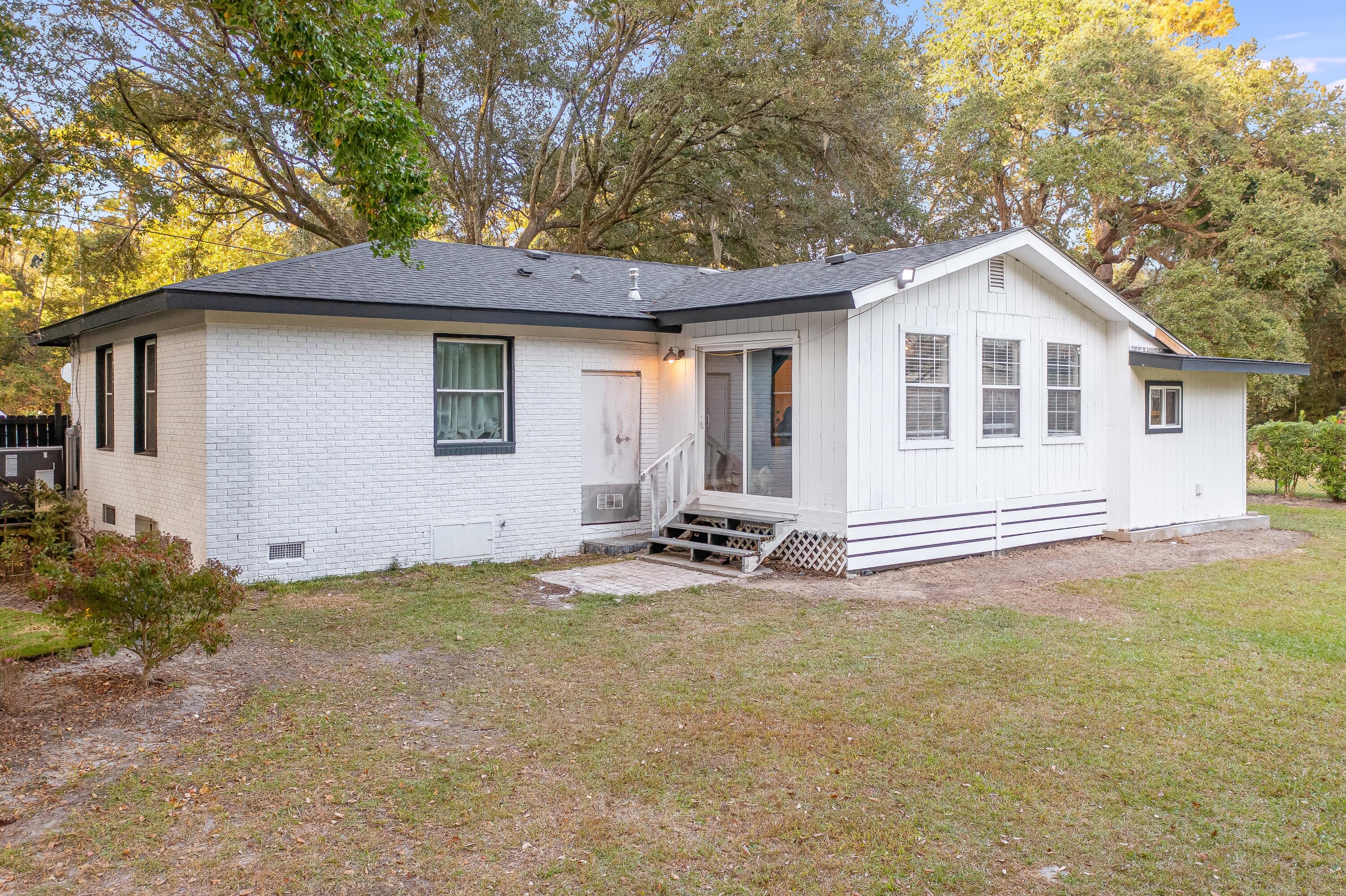 2503 S Hwy 17A