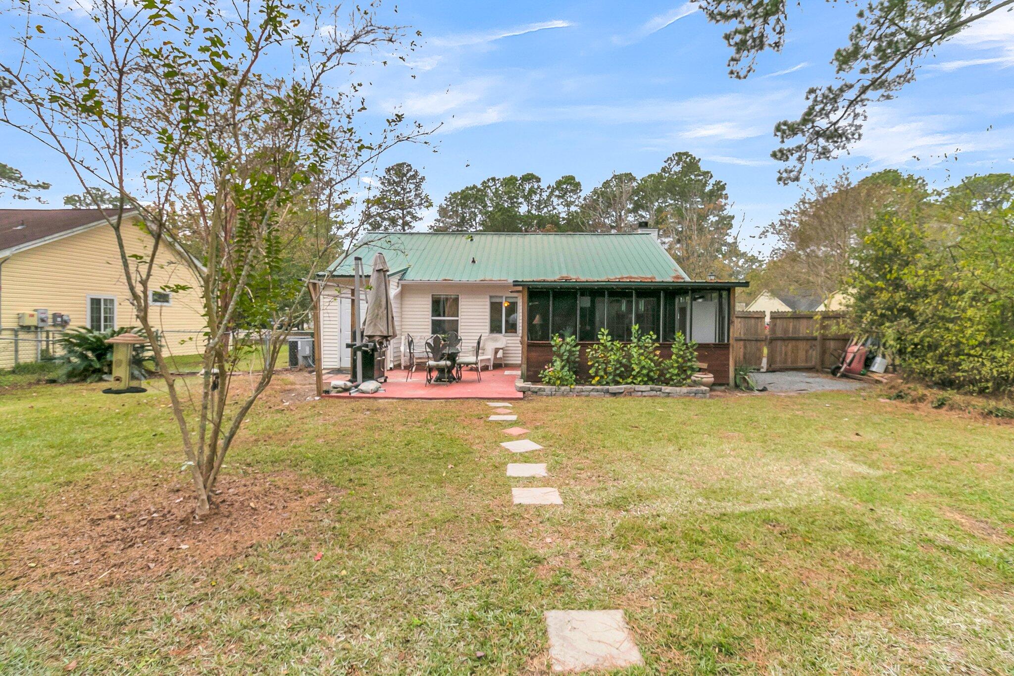 104 Tanager Street