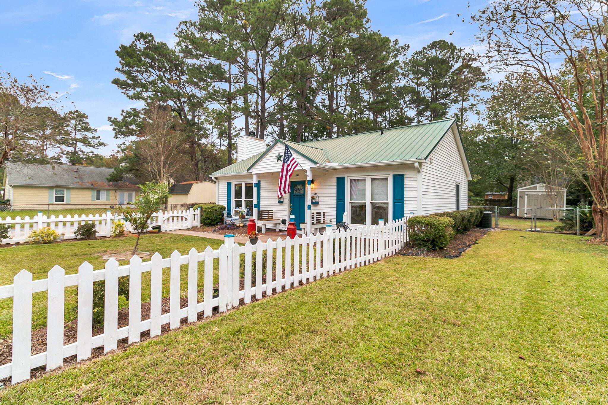104 Tanager Street