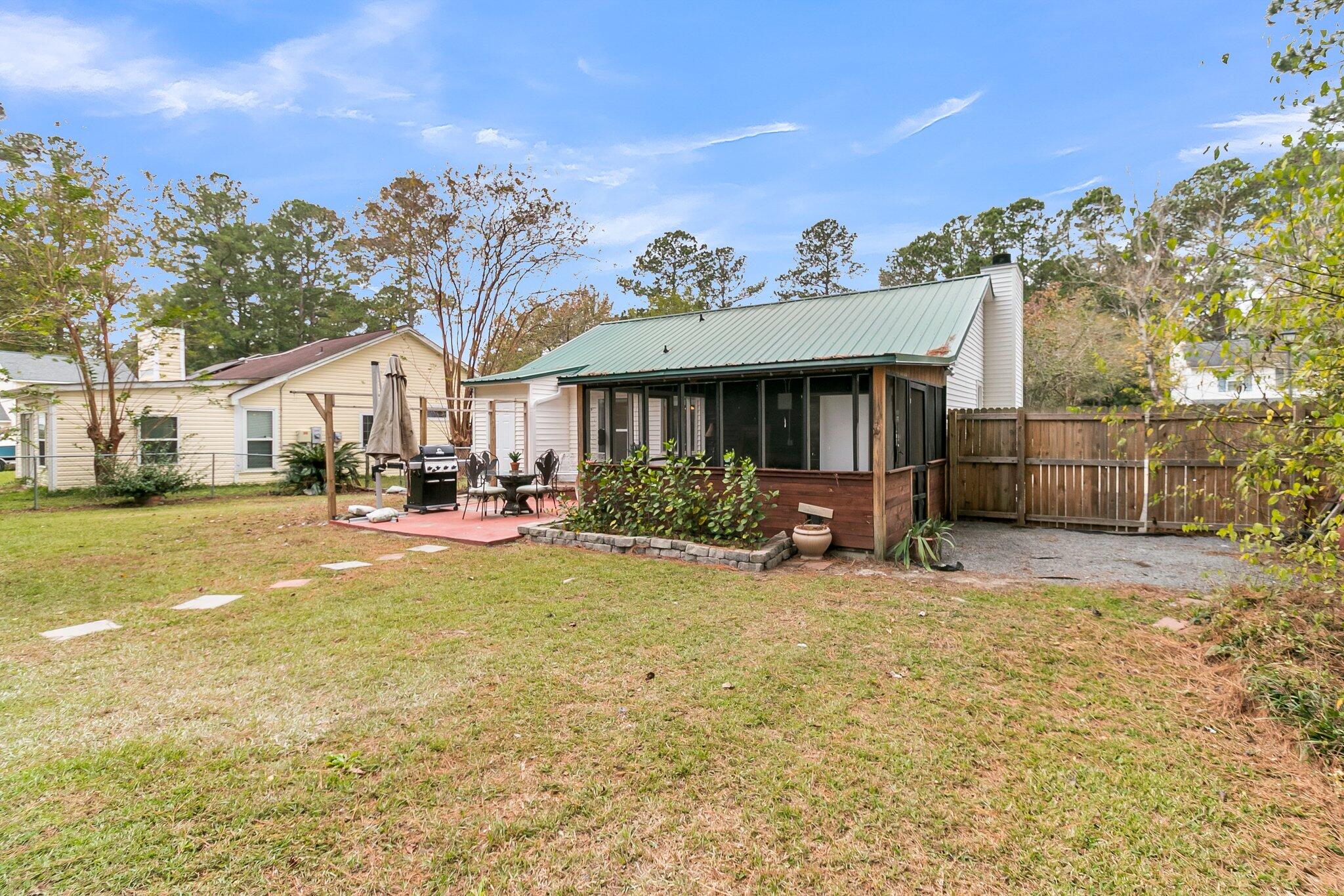 104 Tanager Street