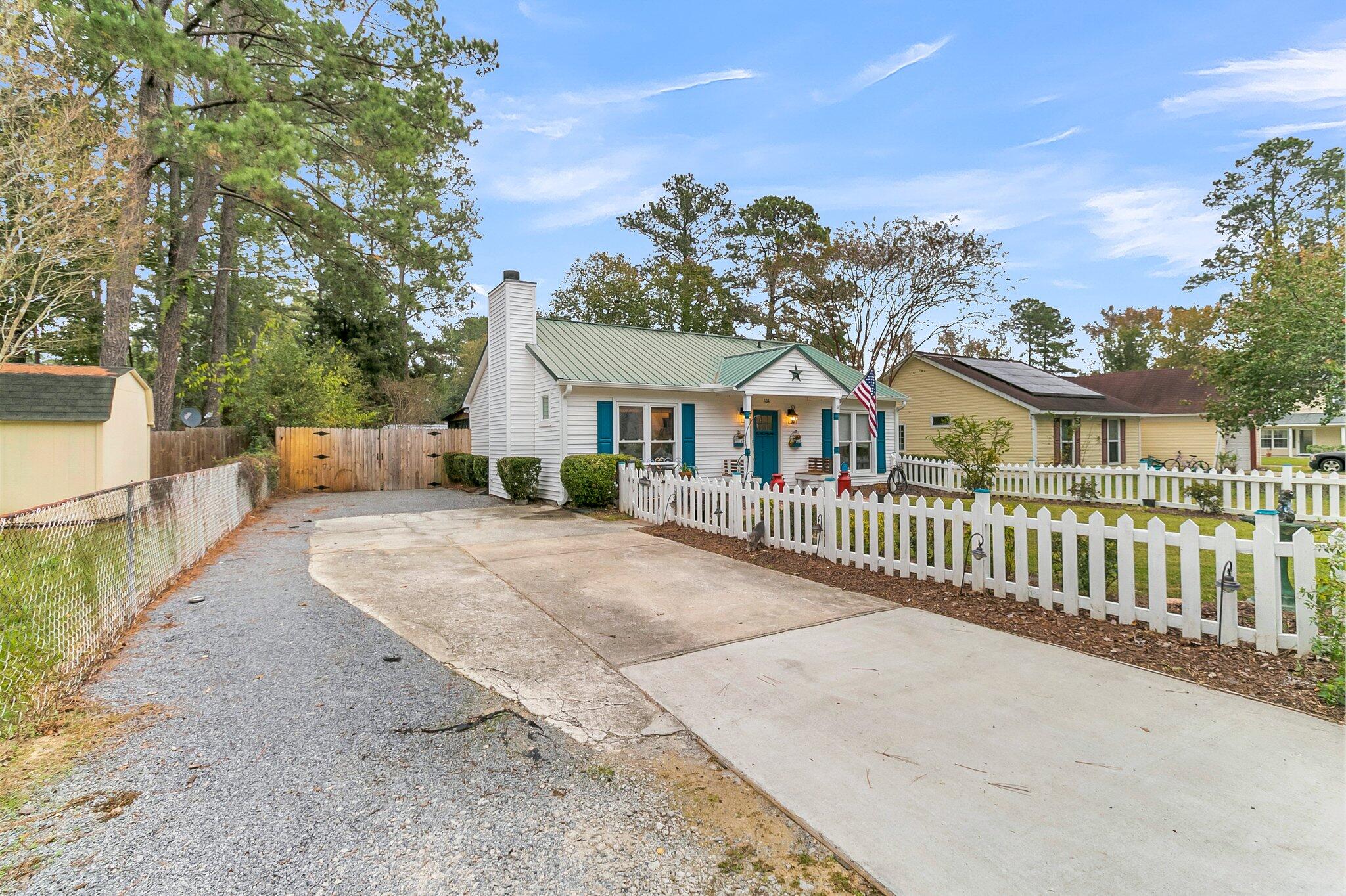 104 Tanager Street