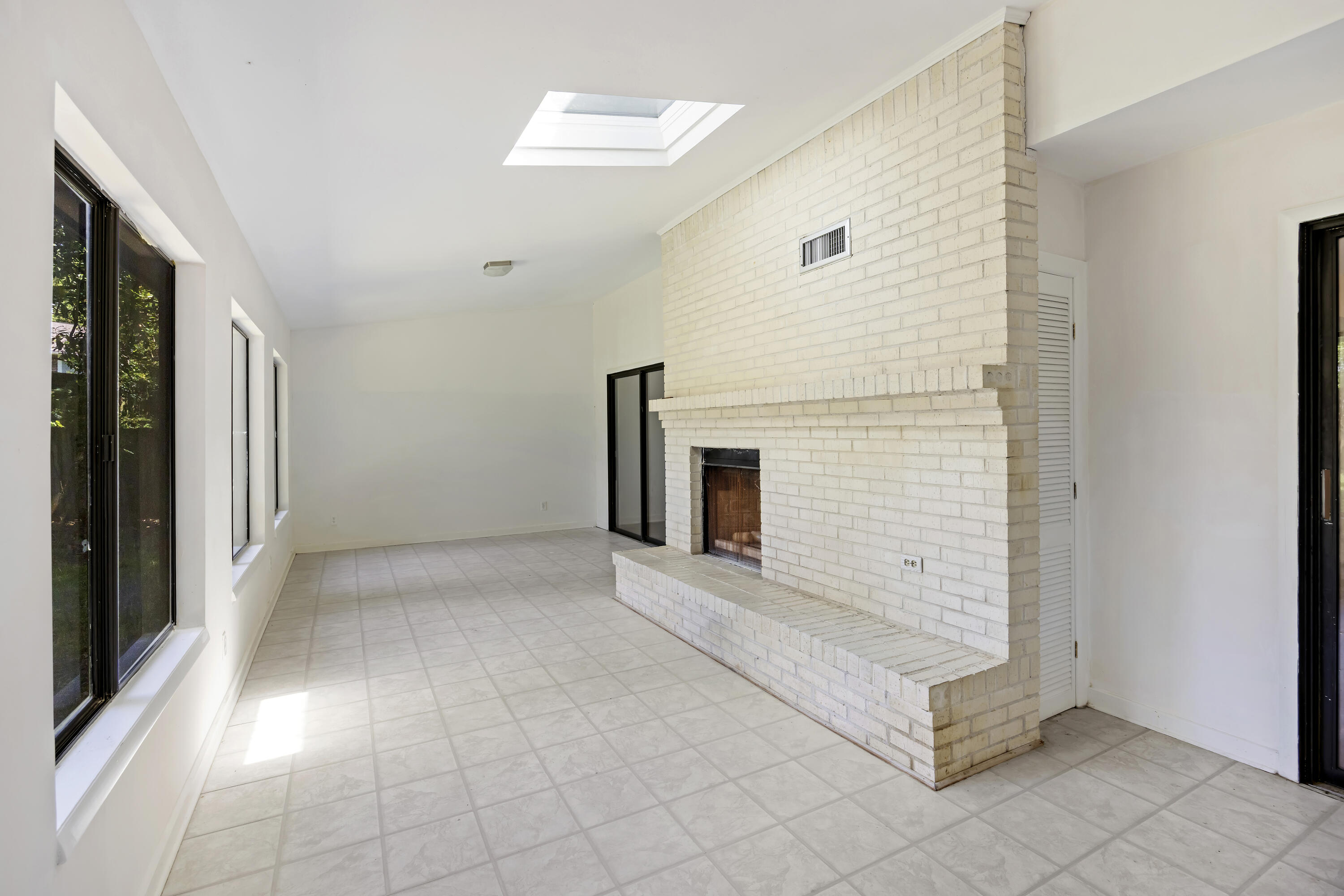 9 Stallion Court