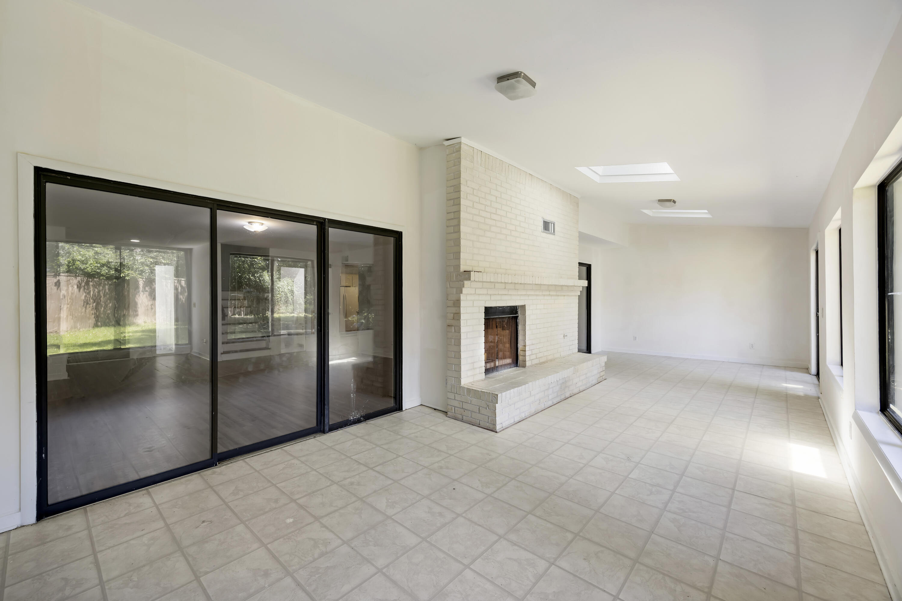 9 Stallion Court