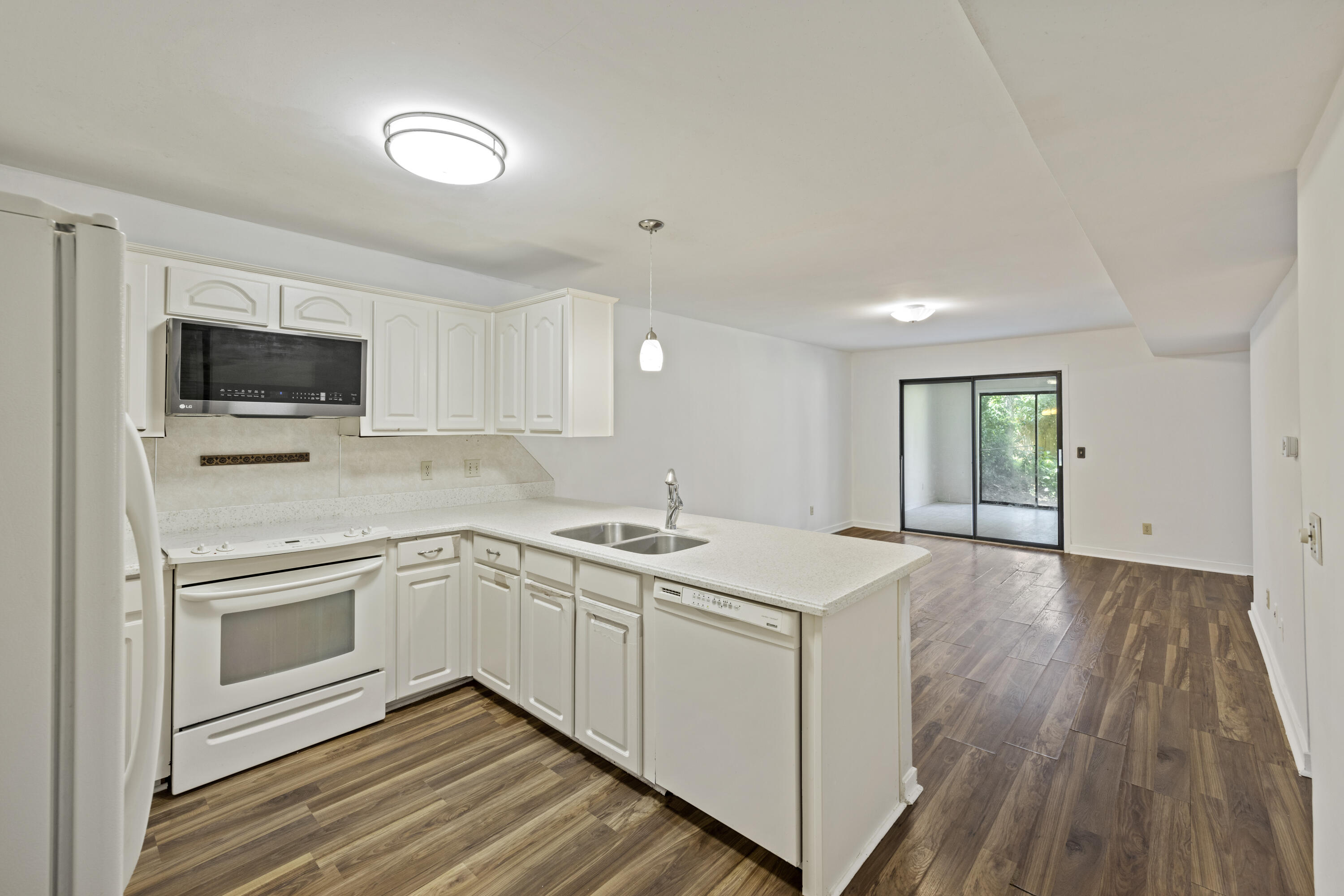 9 Stallion Court