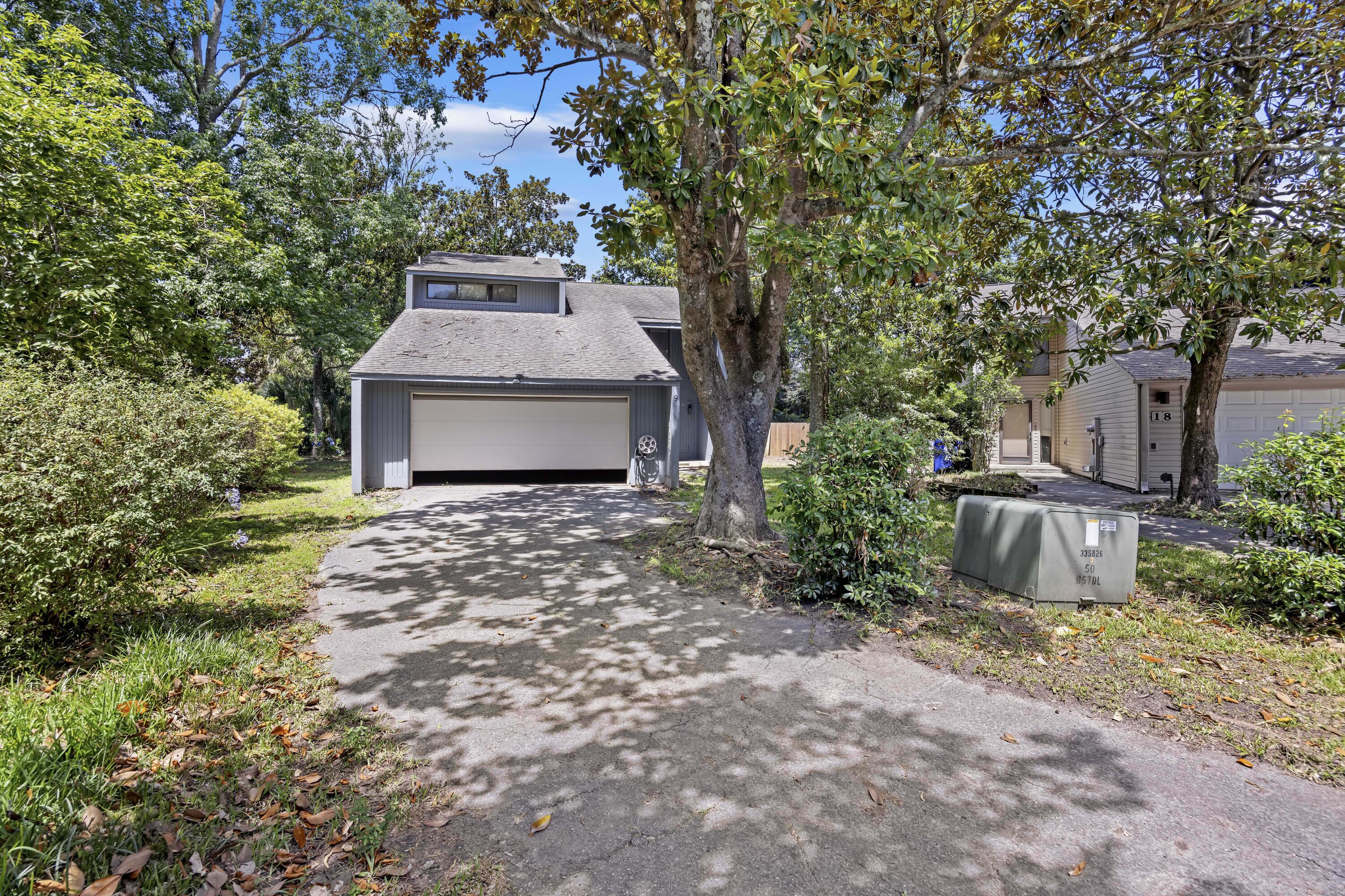 9 Stallion Court
