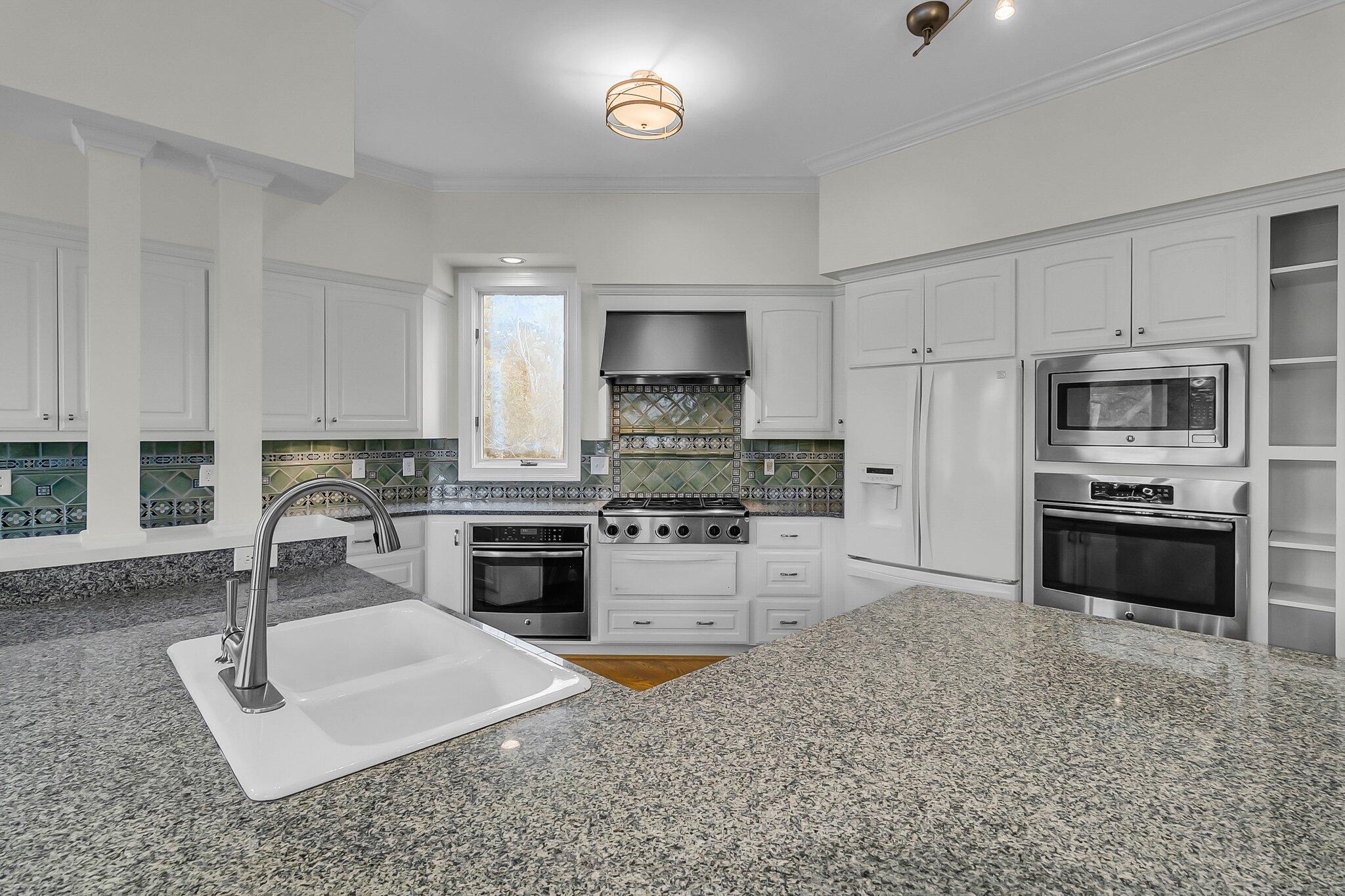 4051 Colonel Vanderhorst Circle