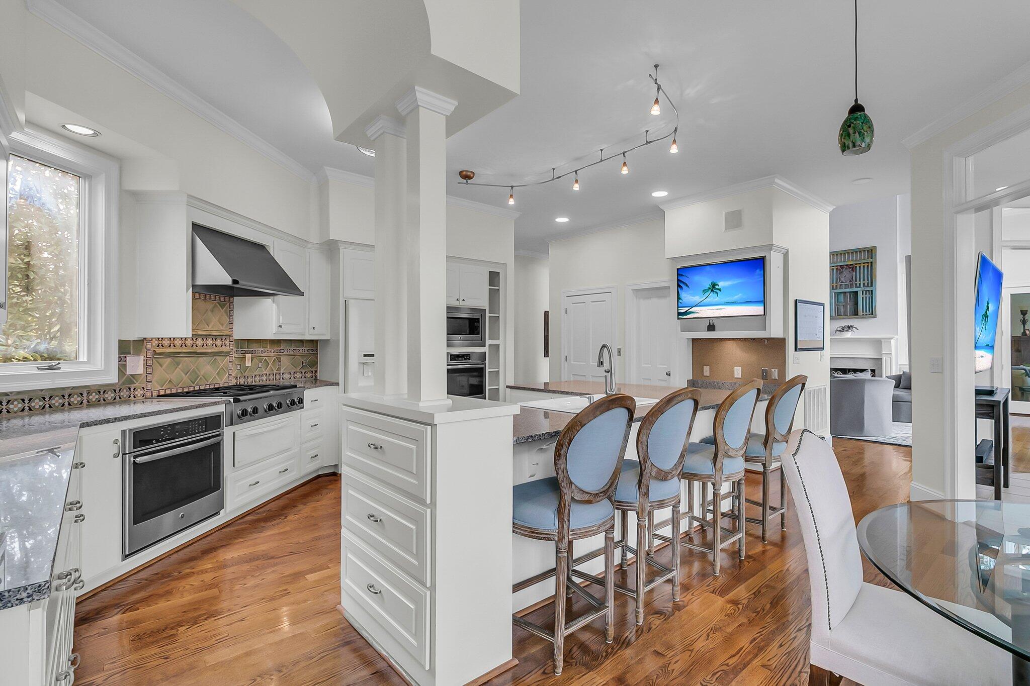 4051 Colonel Vanderhorst Circle