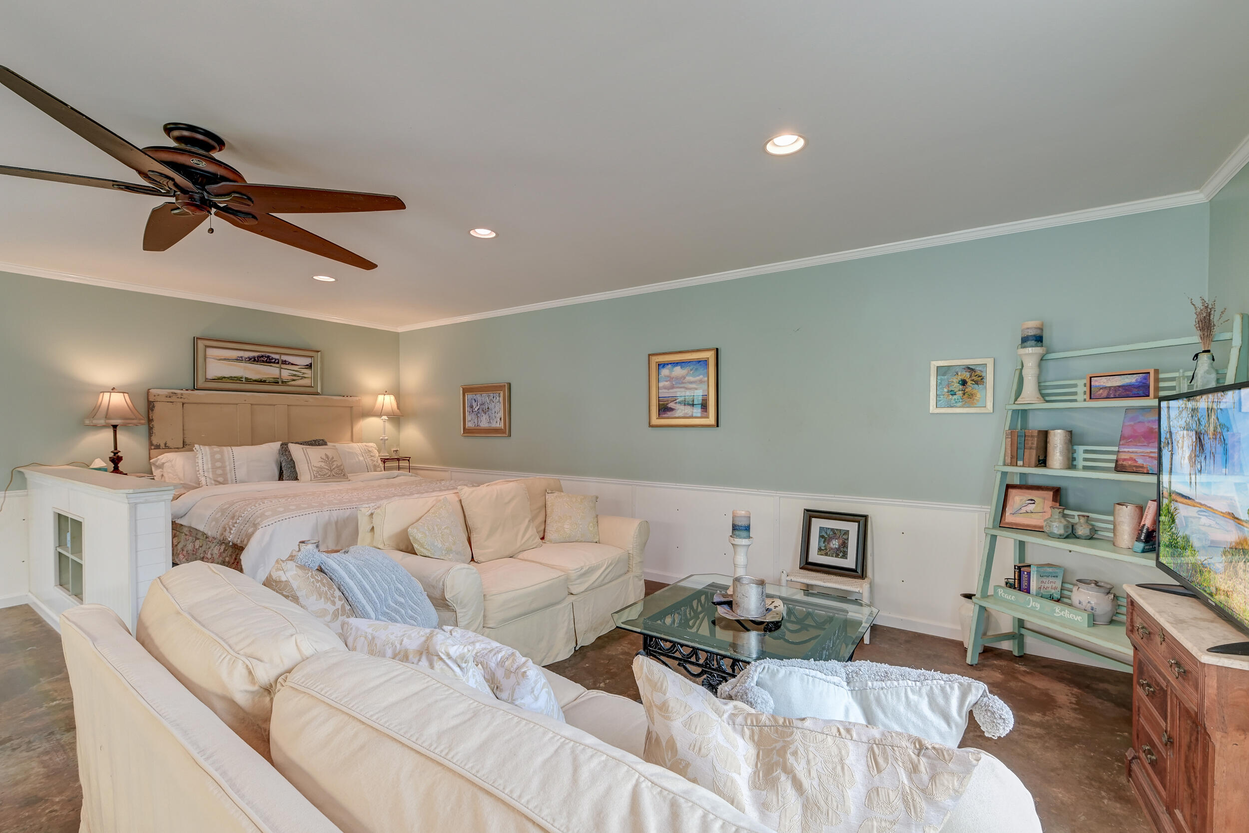 633 Schooner Road