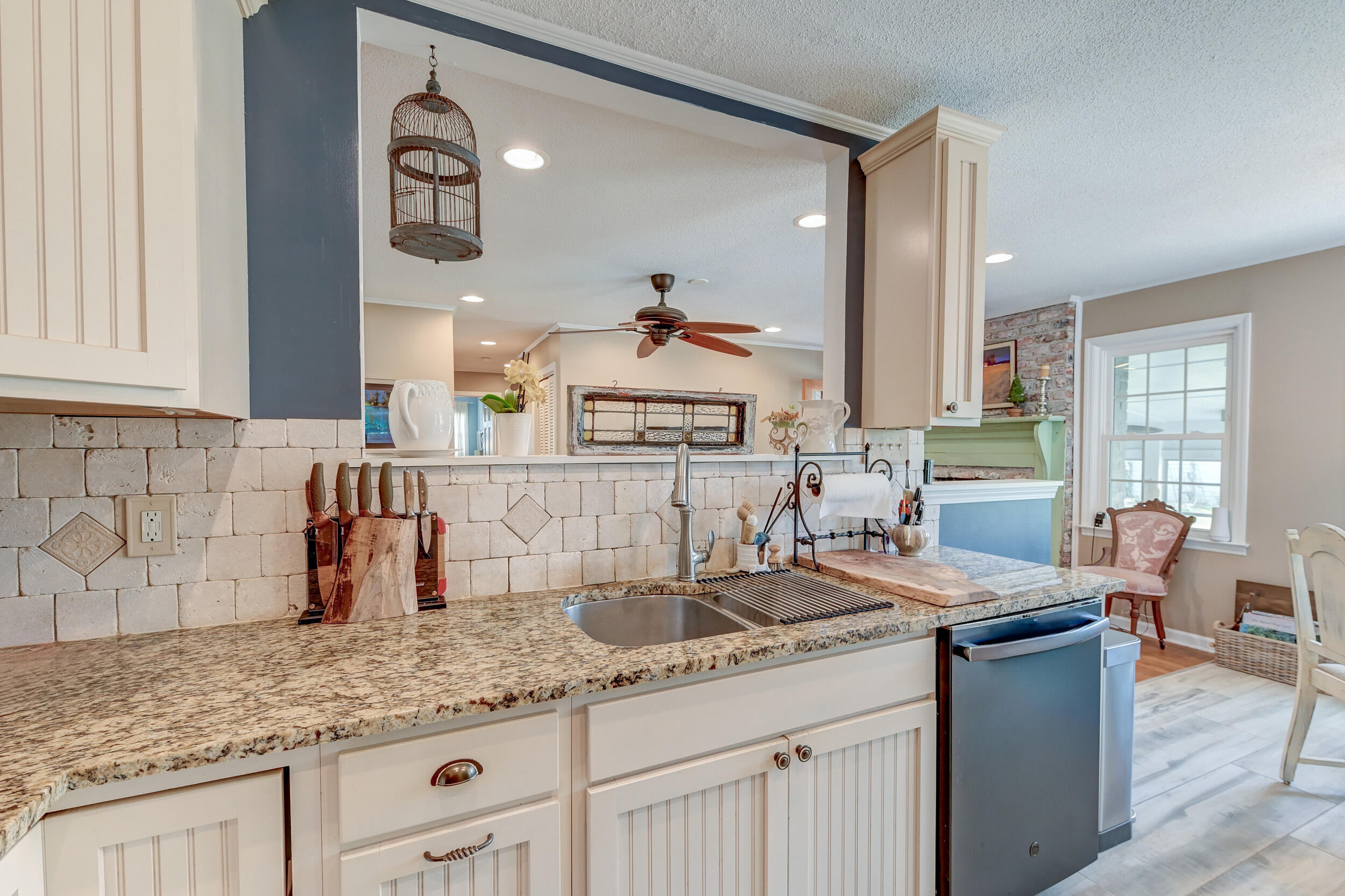 633 Schooner Road
