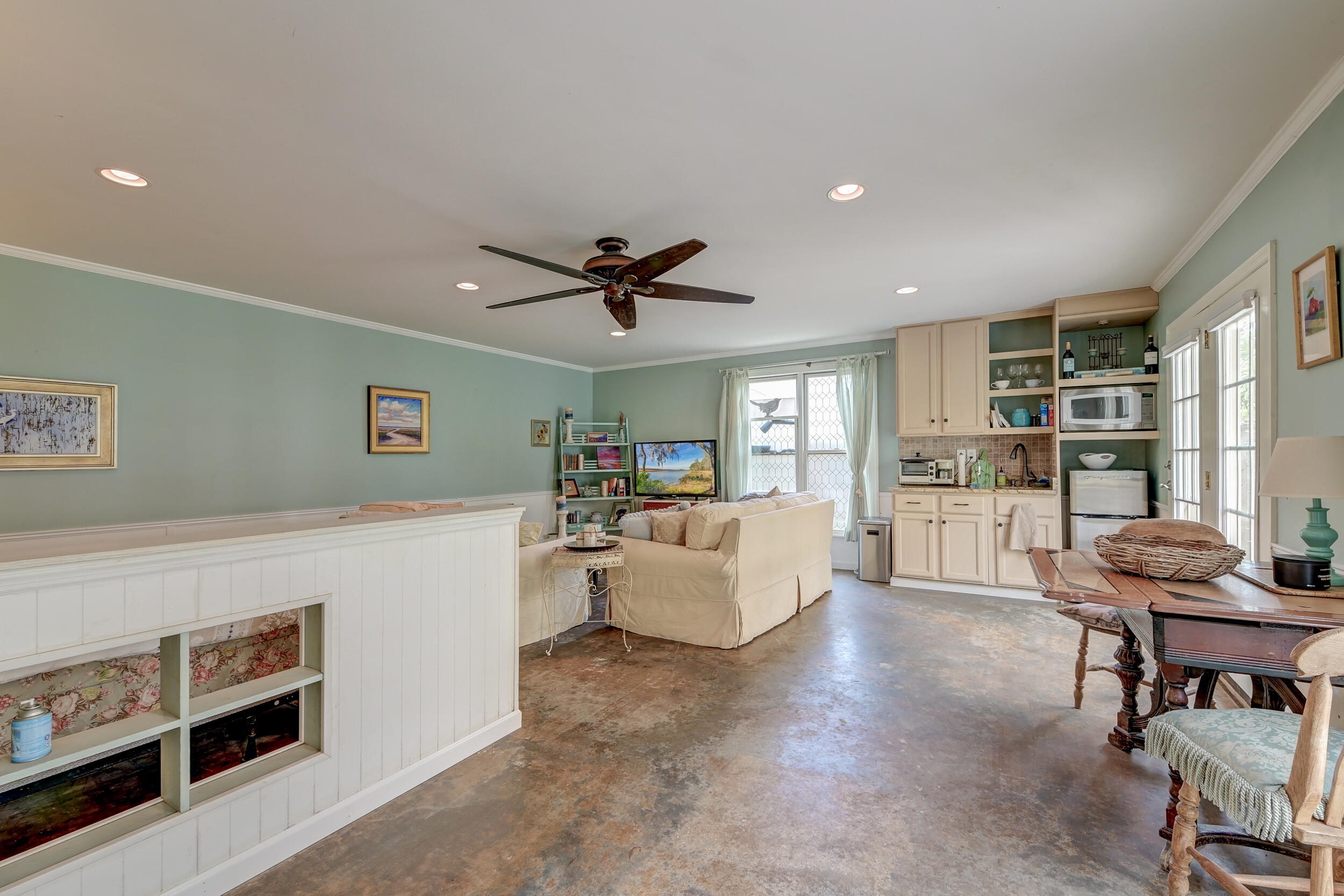 633 Schooner Road