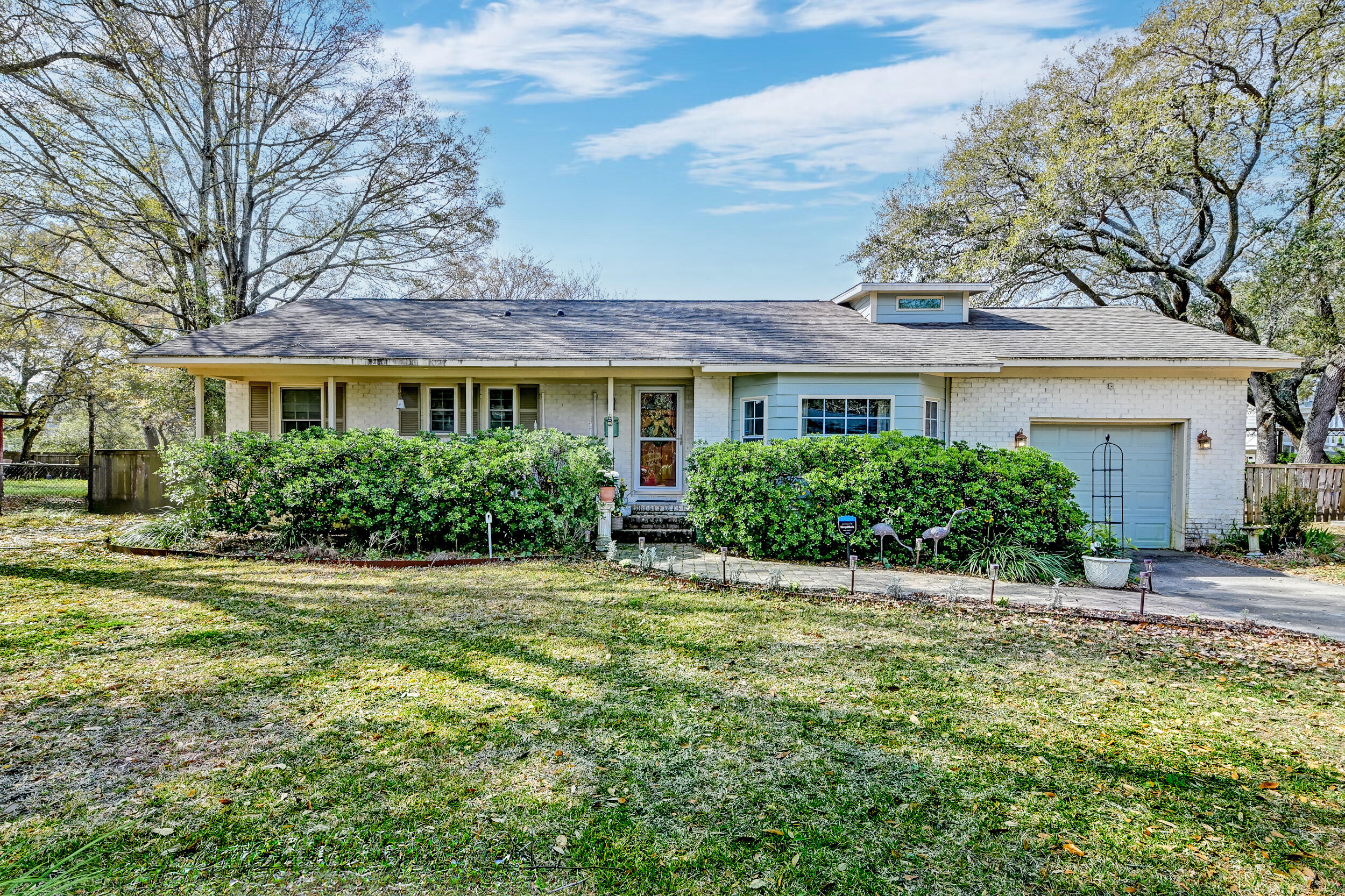 633 Schooner Road