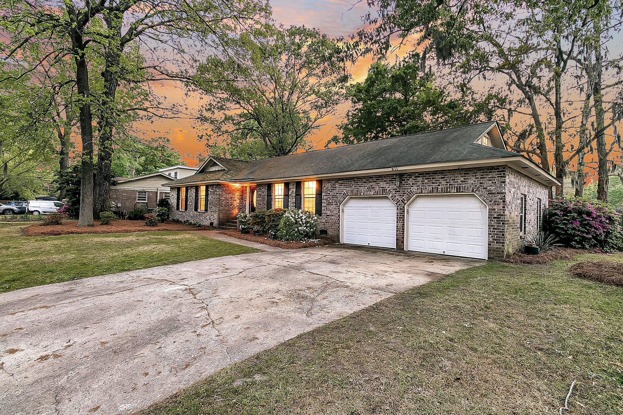 811 E Estates Boulevard