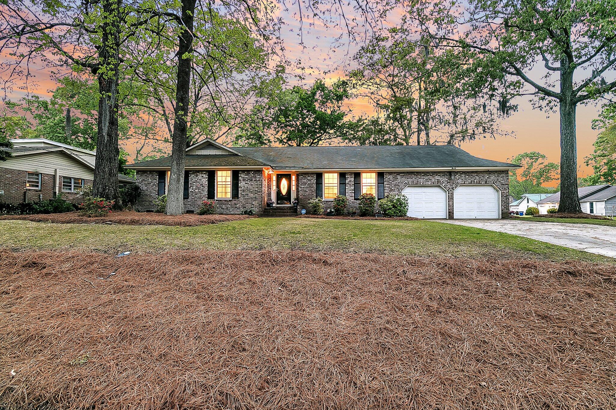 811 E Estates Boulevard