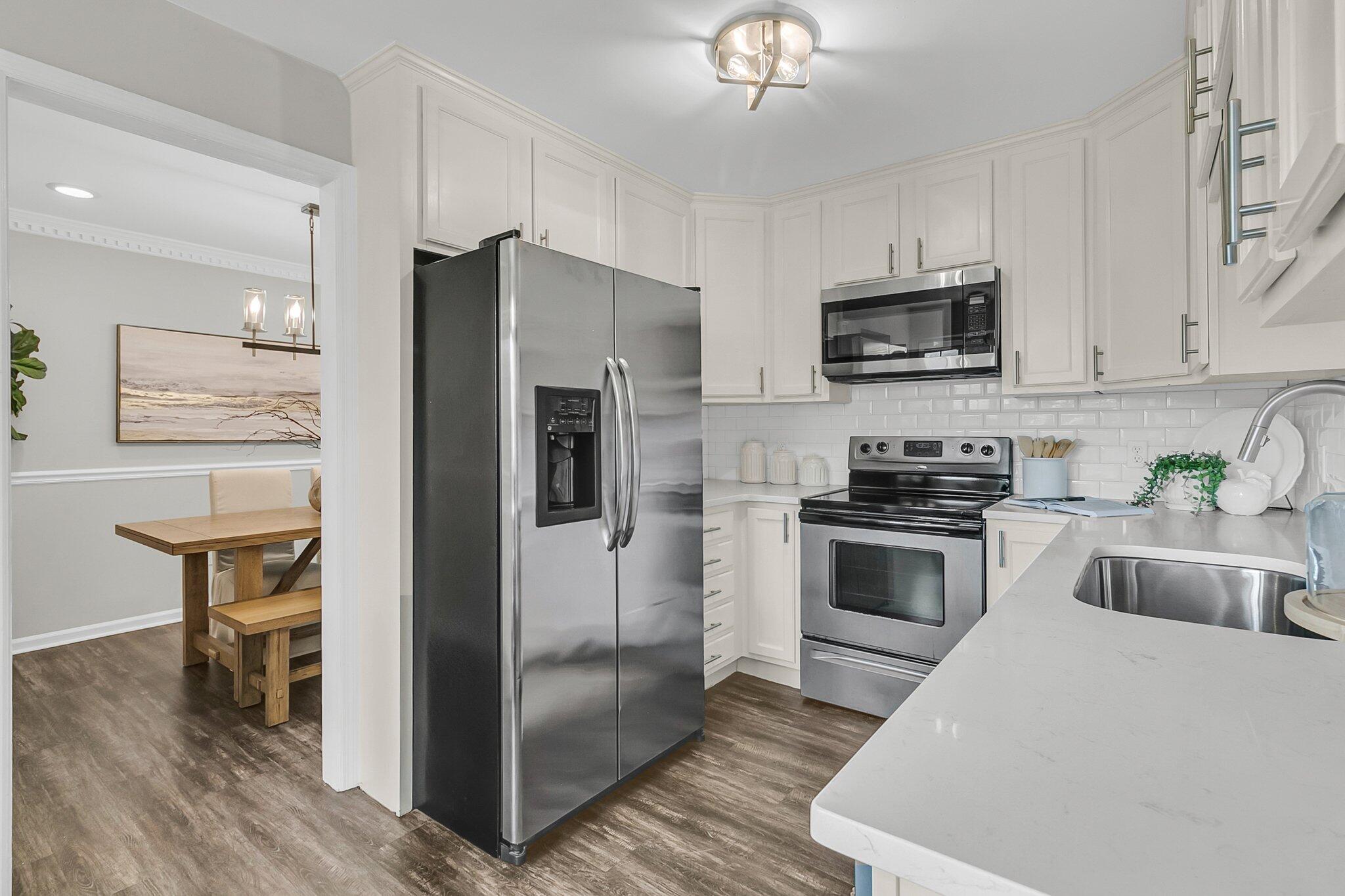 811 E Estates Boulevard