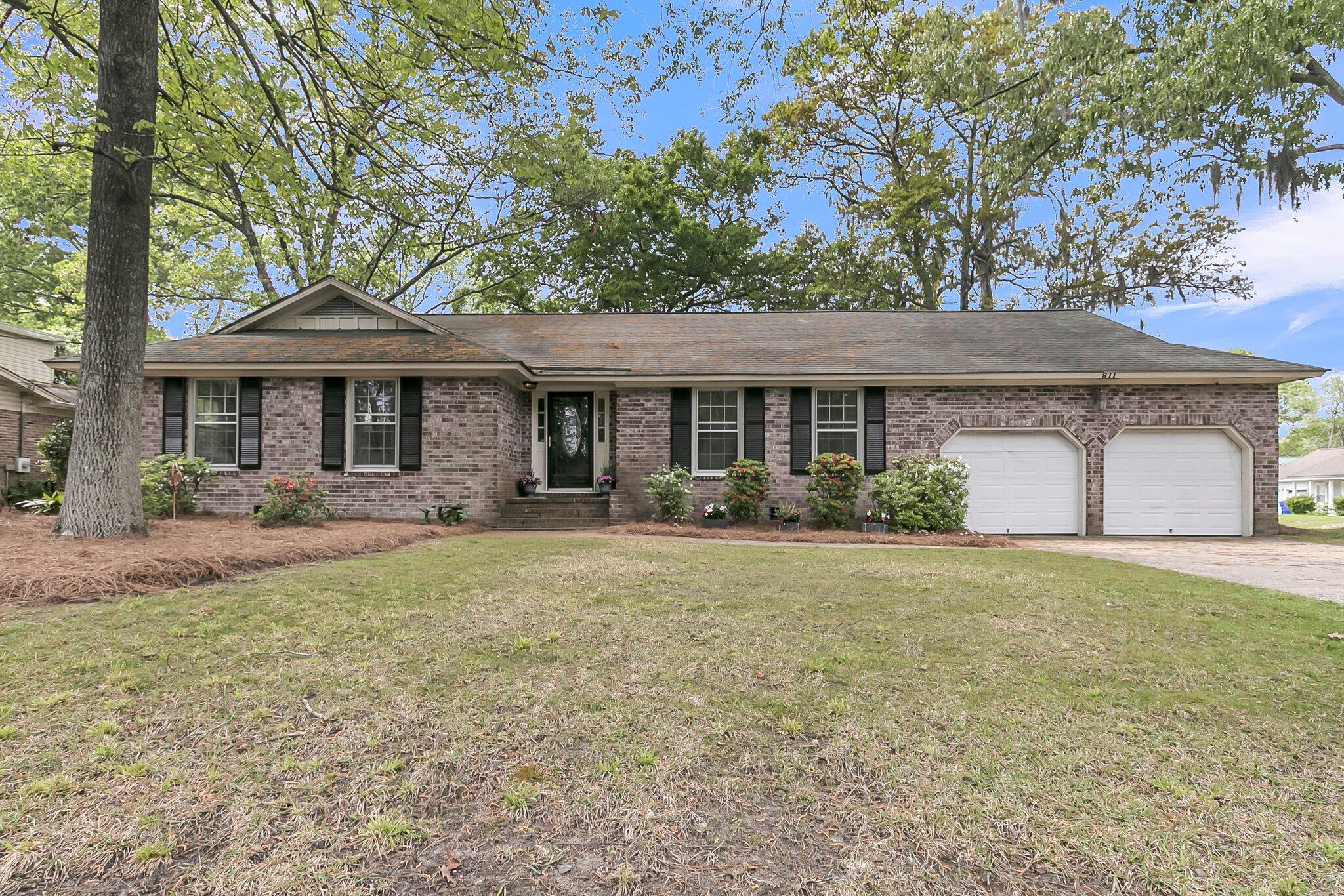 811 E Estates Boulevard