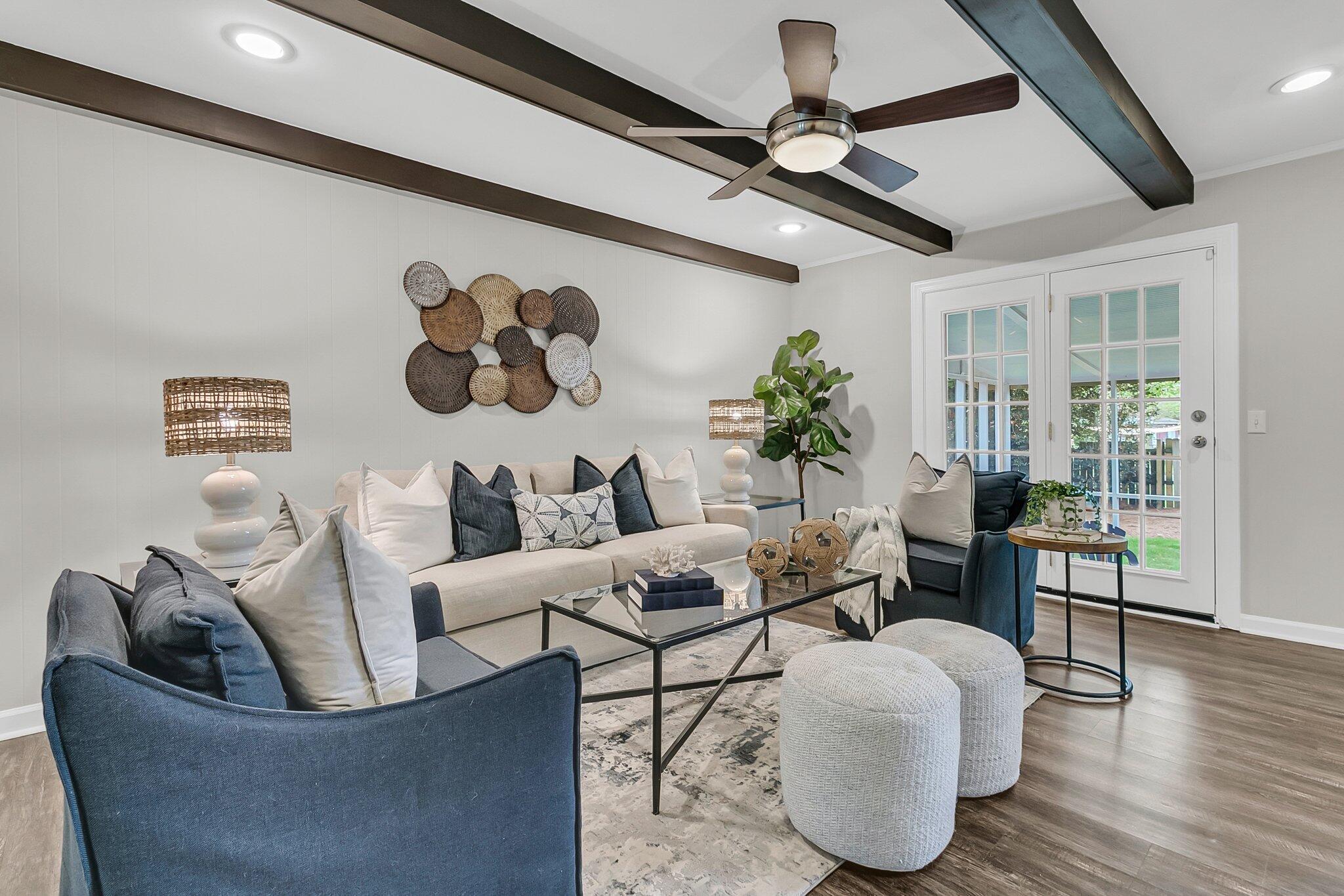 811 E Estates Boulevard