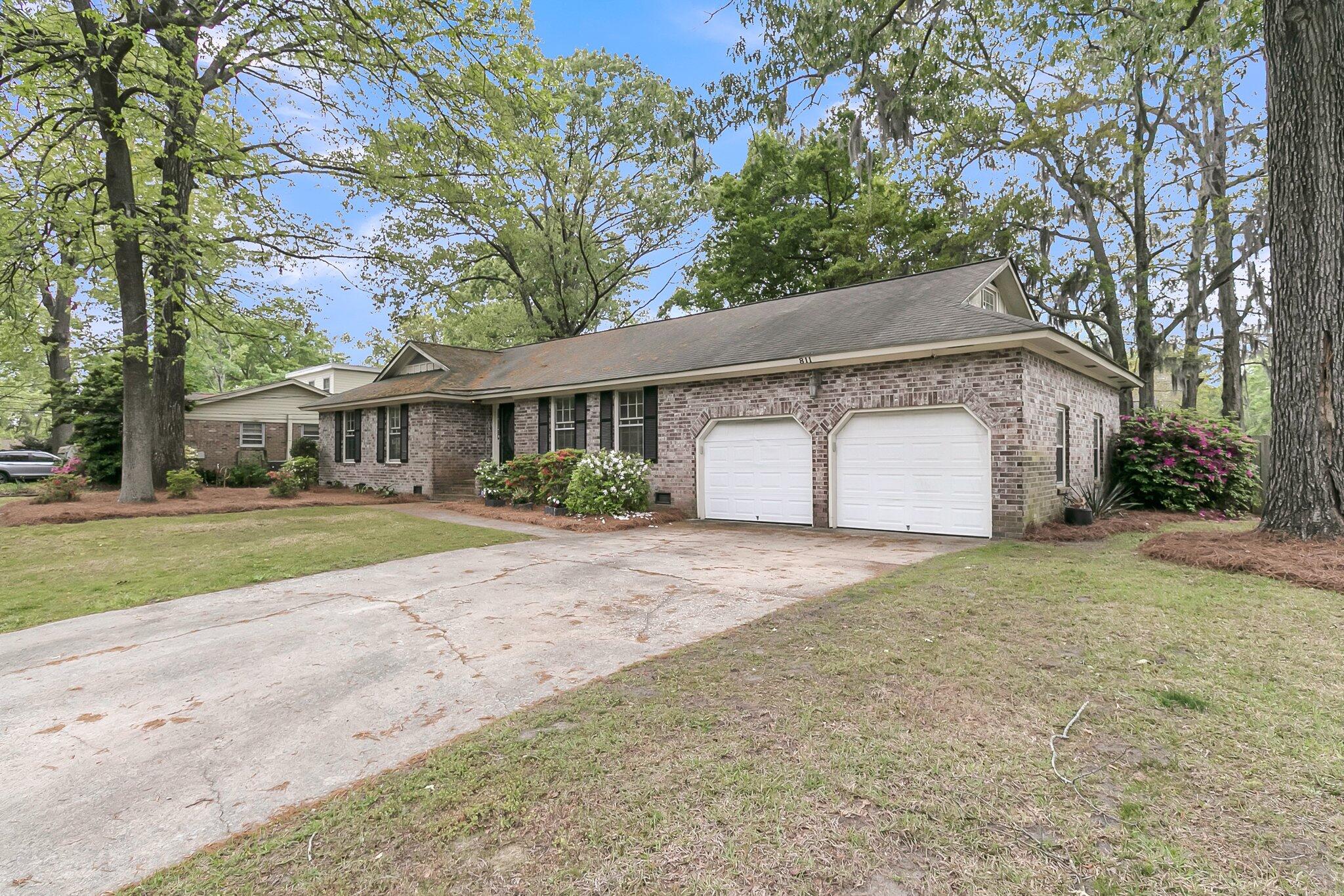 811 E Estates Boulevard